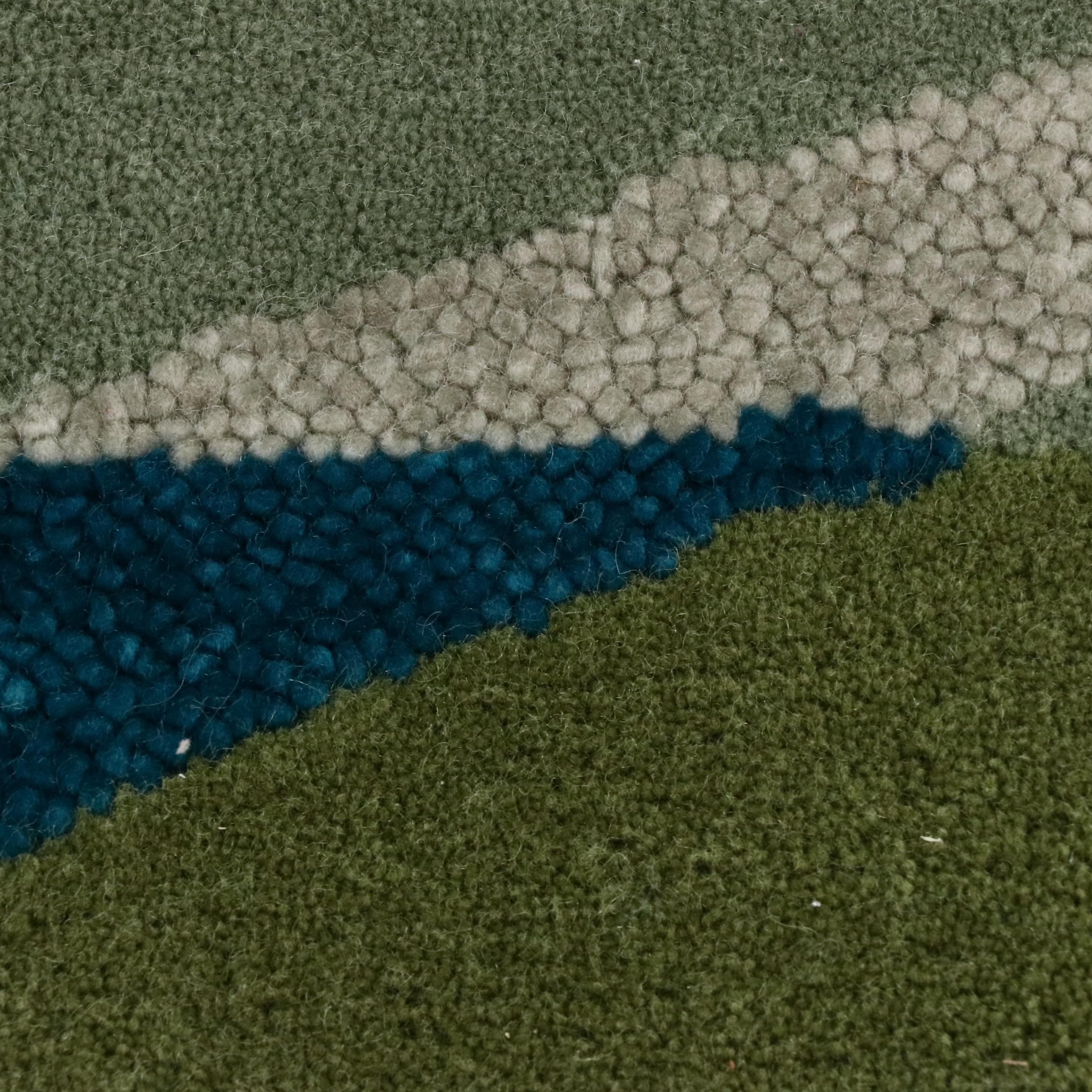 9' x 9' Round Hand-Tufted Thailand Della Robia "Grotto" Contemporary Area Rug