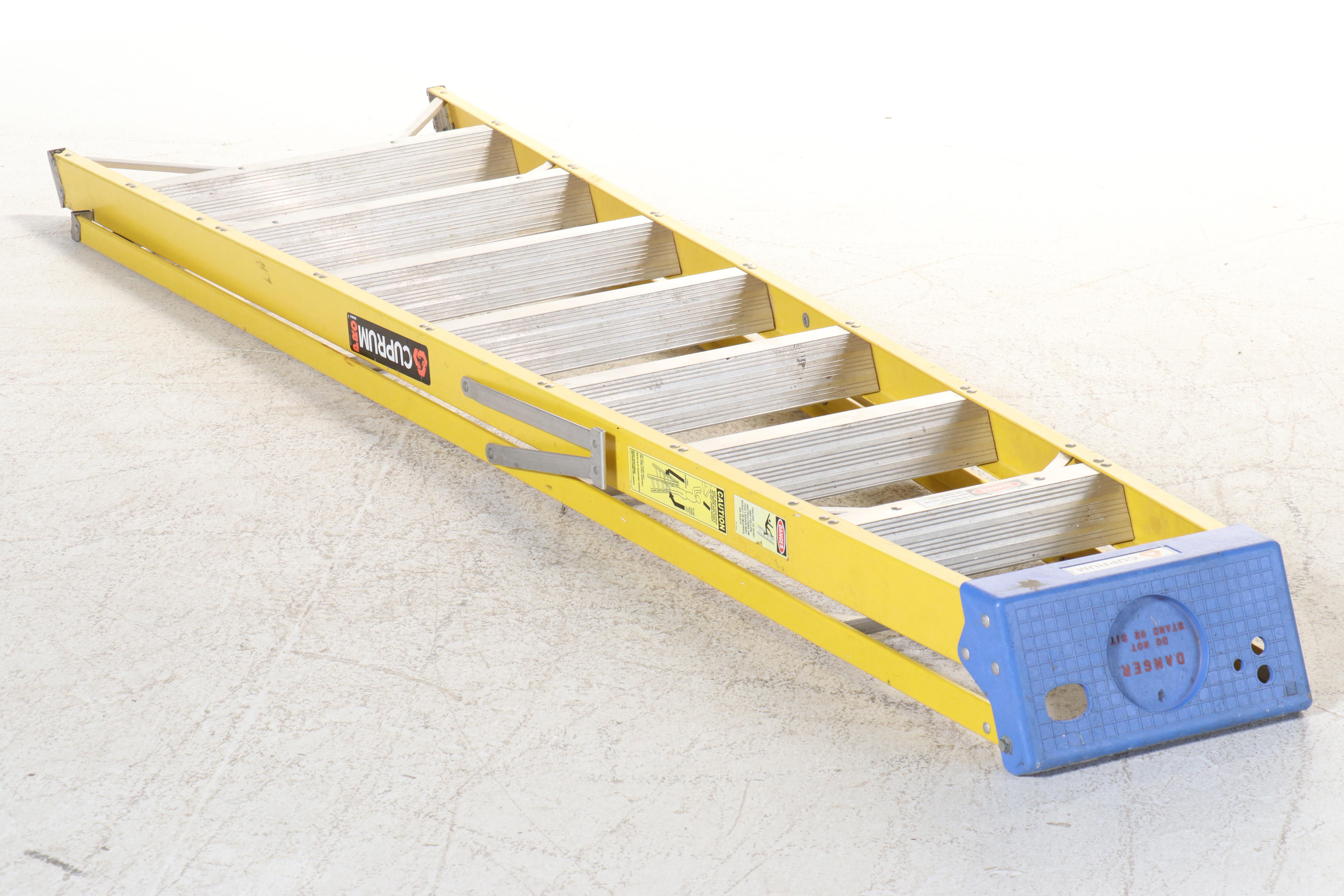 Cuprum Pro Series 8' Fiberglass Step Ladder