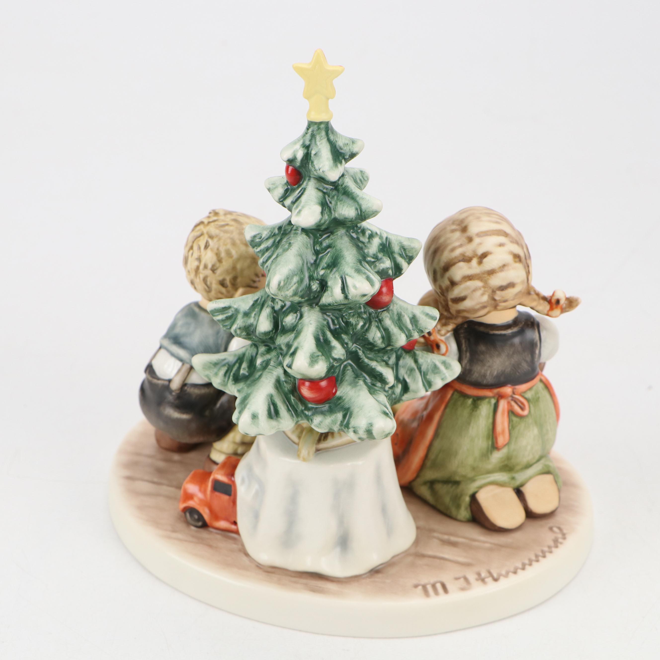 Goebel Limited Edition "Christmas Morning" Porcelain Hummel Figurine, 2007