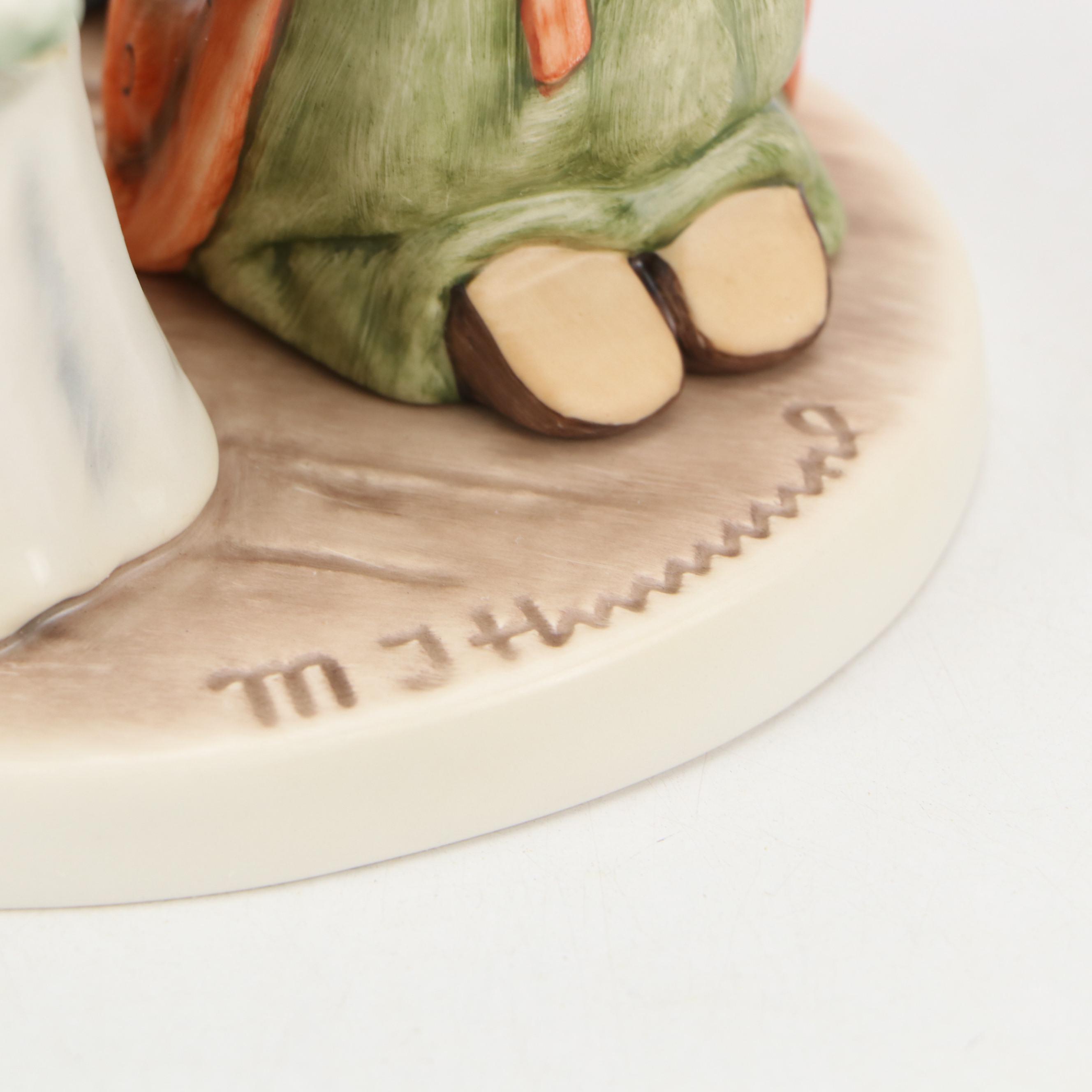 Goebel Limited Edition "Christmas Morning" Porcelain Hummel Figurine, 2007