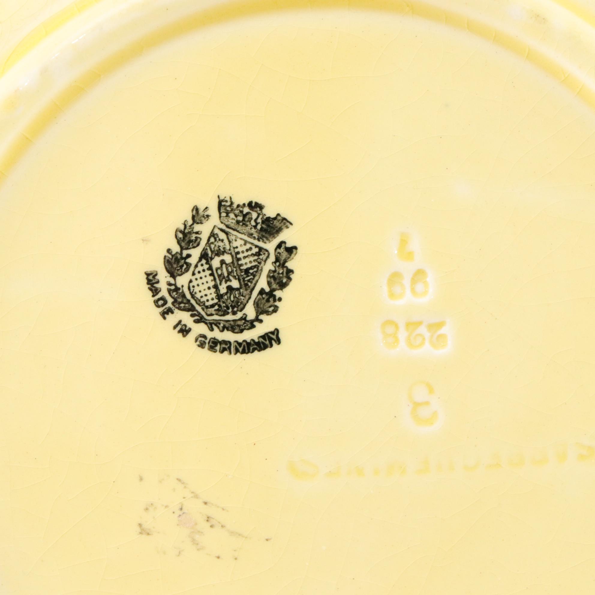 Majolica Leaf Motif Platter & Plates