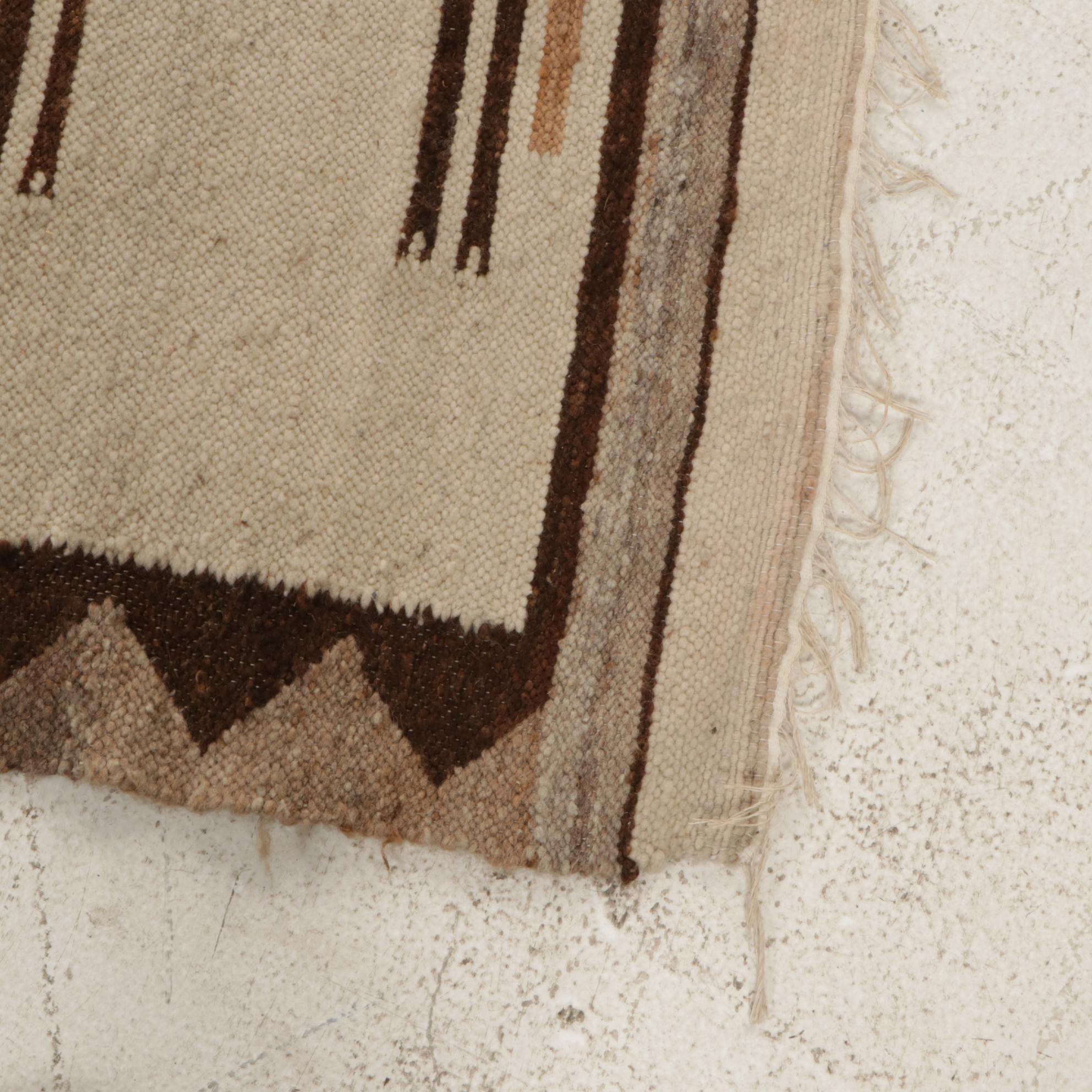 3'10 x 4'7 Handwoven South American Style Pictorial Accent Rug