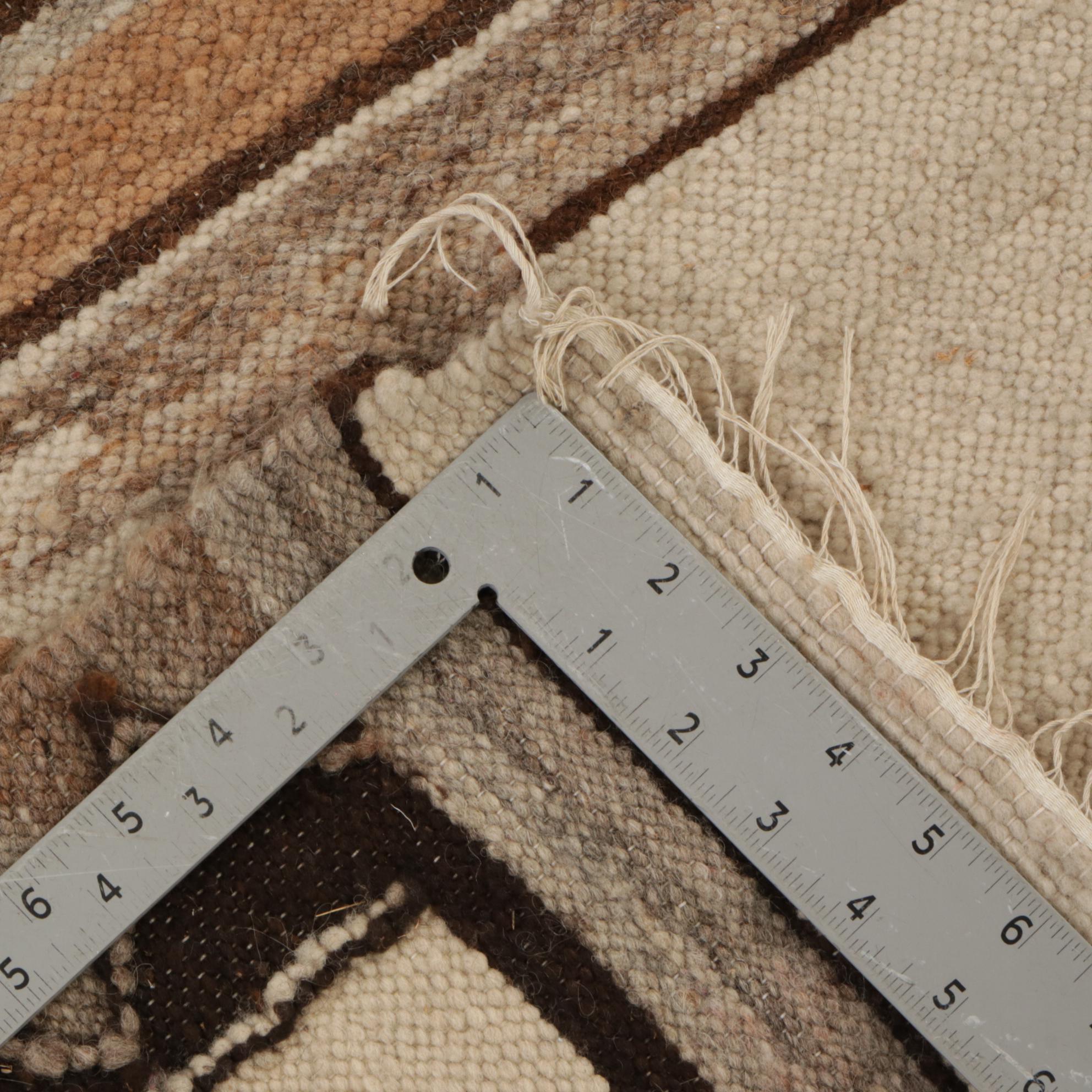 3'10 x 4'7 Handwoven South American Style Pictorial Accent Rug