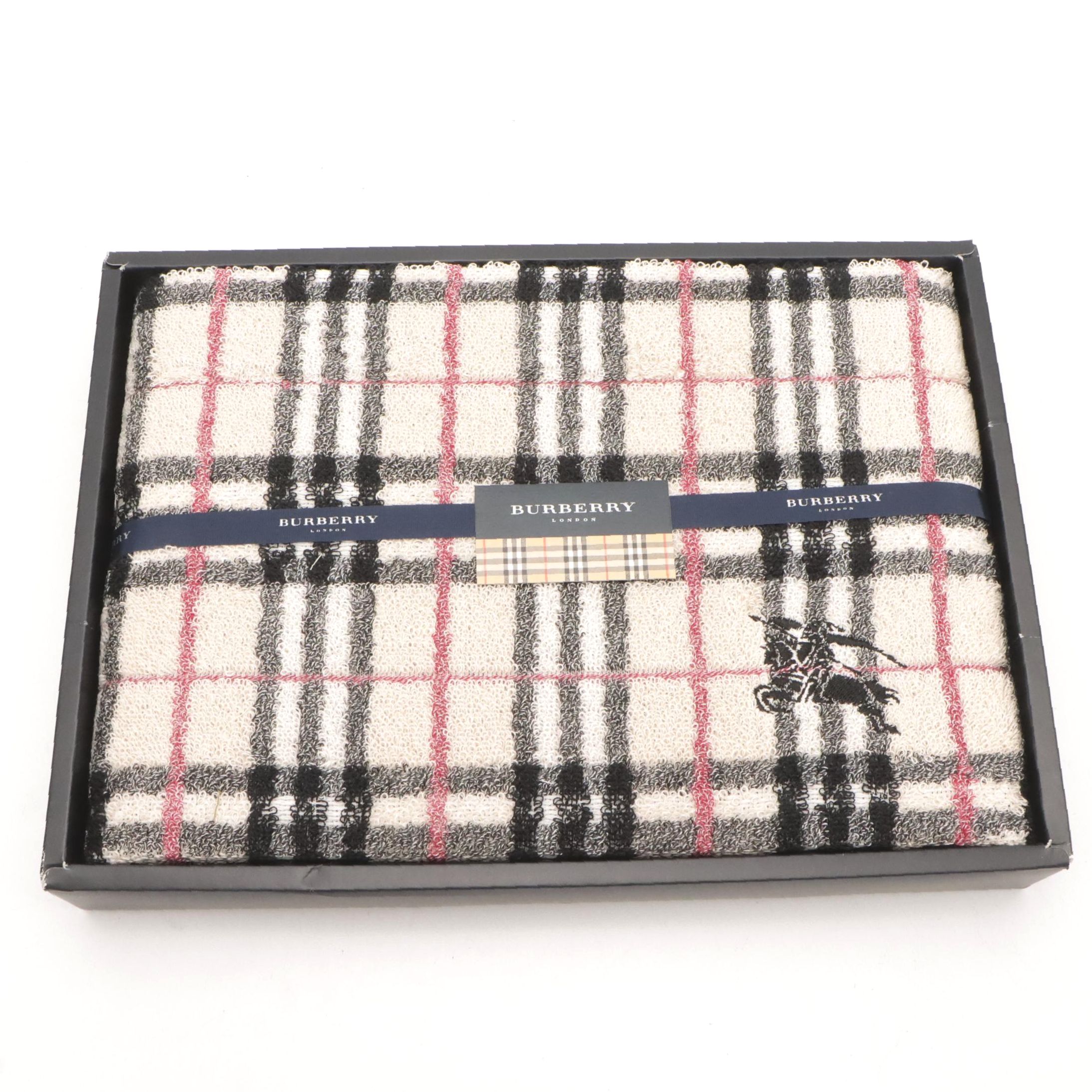 Burberry Bath Towel in Classic House Check Cotton Terry Cloth, With Box