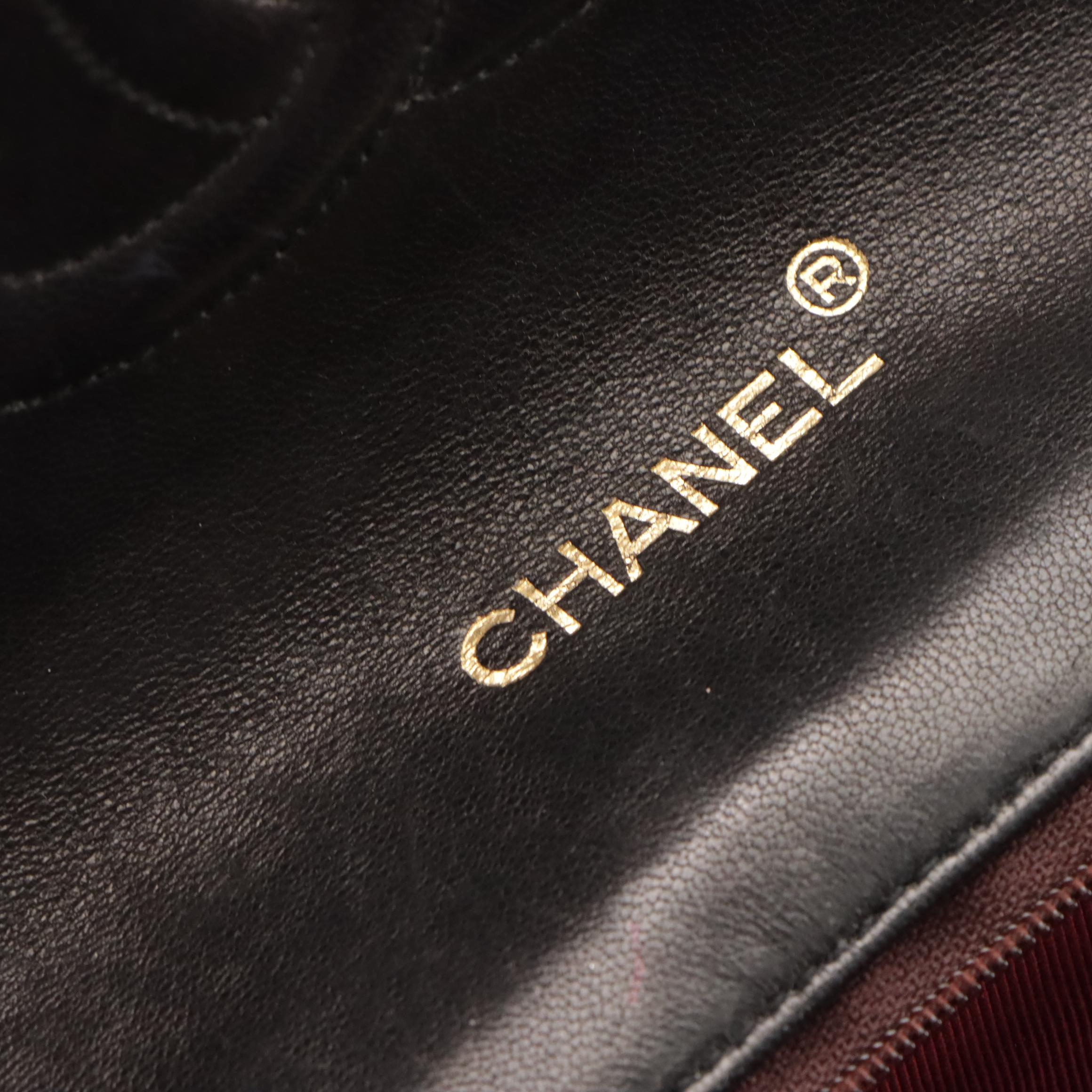 Chanel Round Flap Shoulder Bag in Black Quilted Lambskin Leather, 1980s