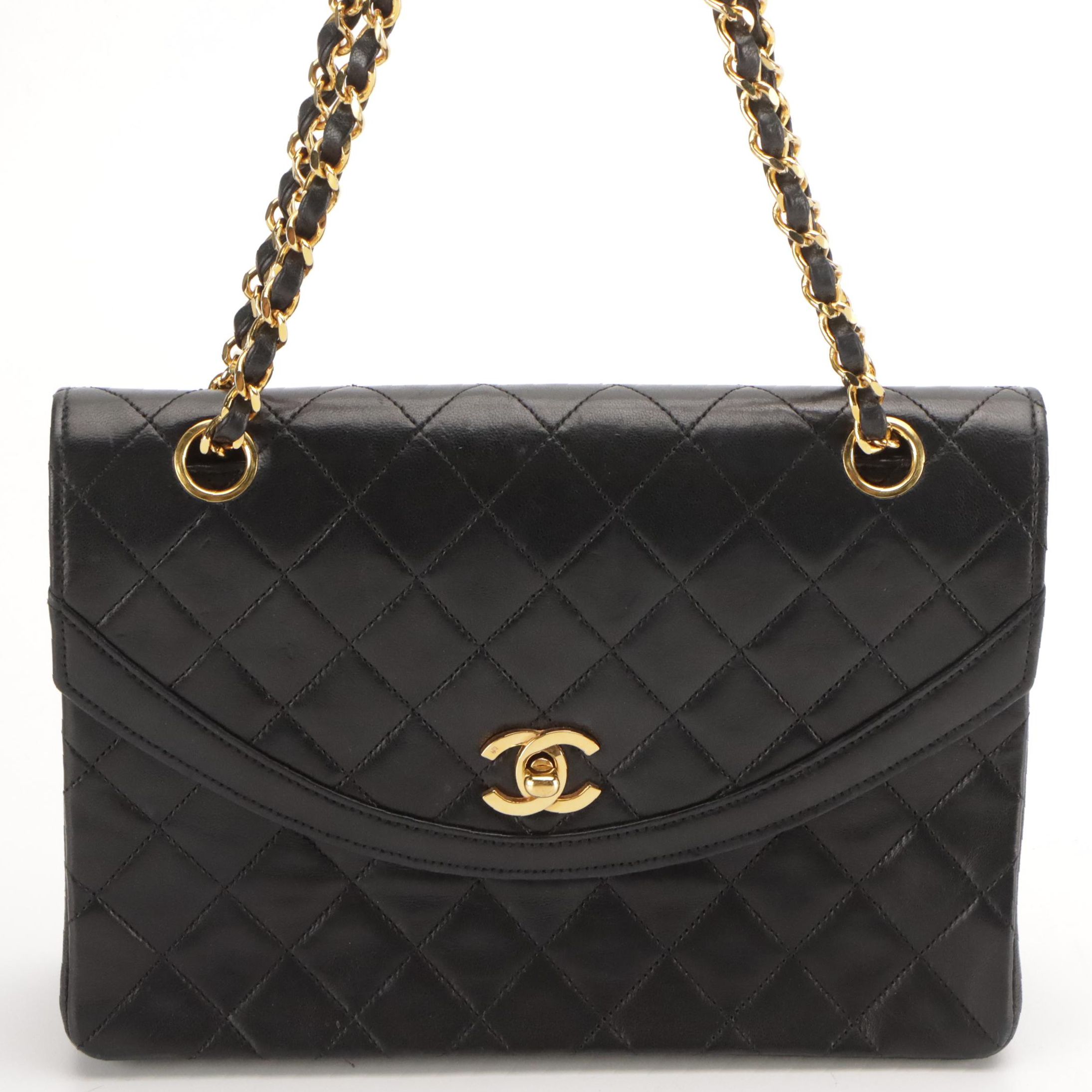 Chanel Round Flap Shoulder Bag in Black Quilted Lambskin Leather, 1980s