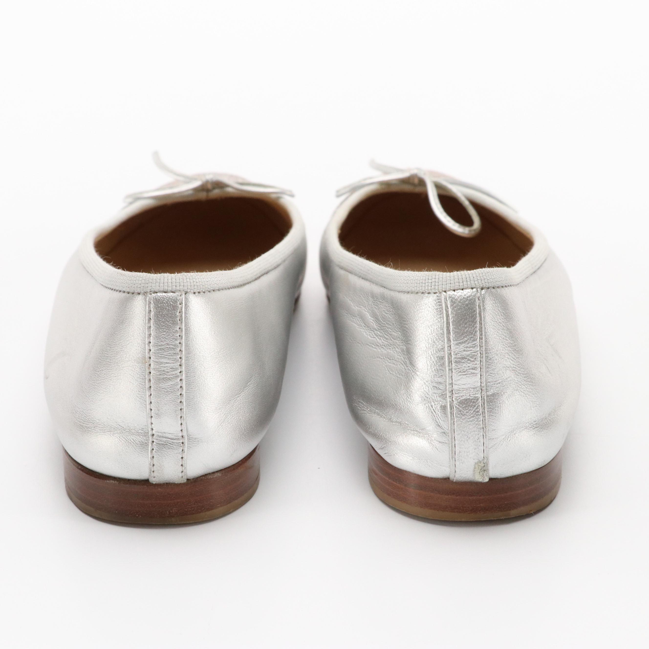 Chanel Ballet Flats in Metallic Silver Leather