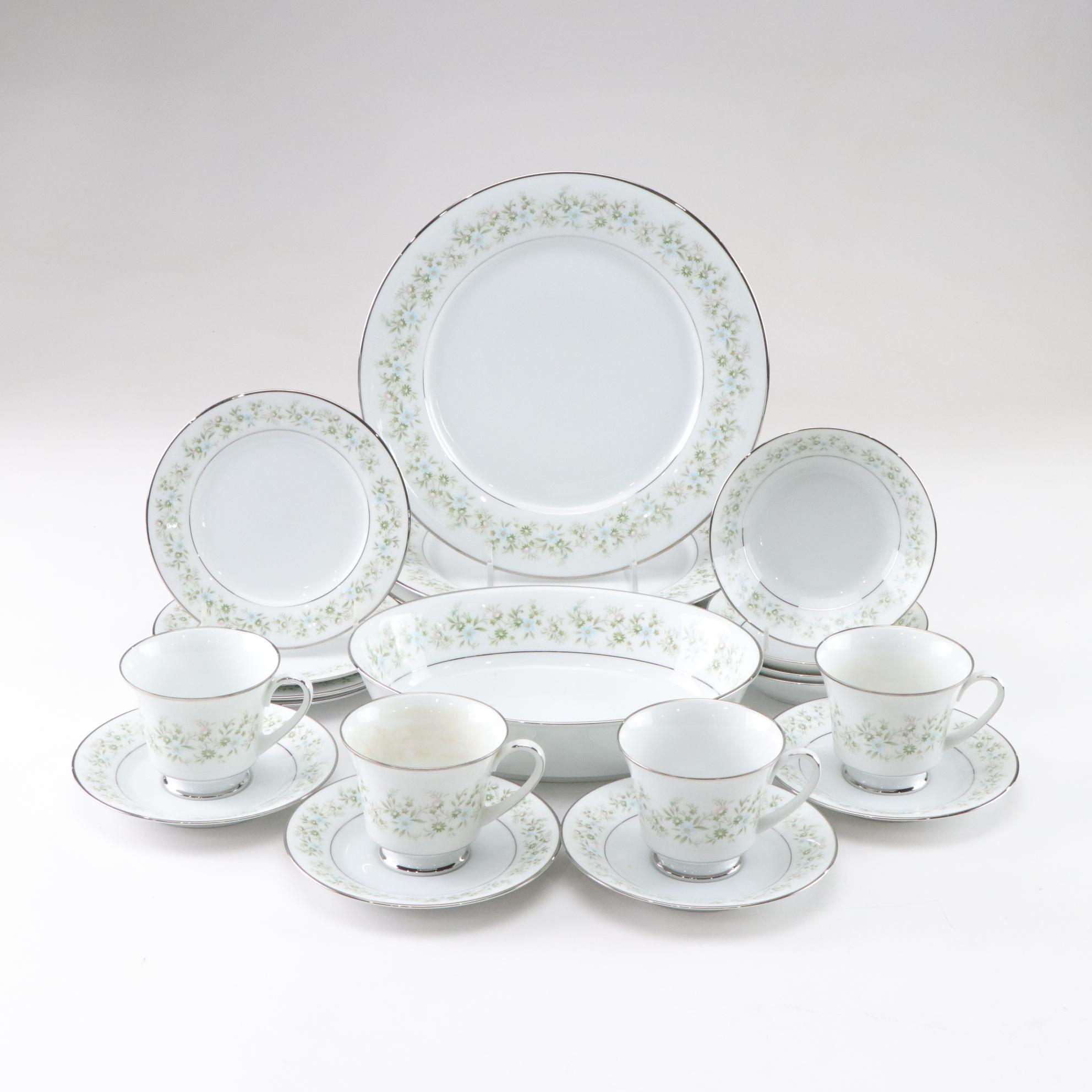Noritake "Savannah" Platinum Trim Dinnerware Service Set for Four, Late 20th C.
