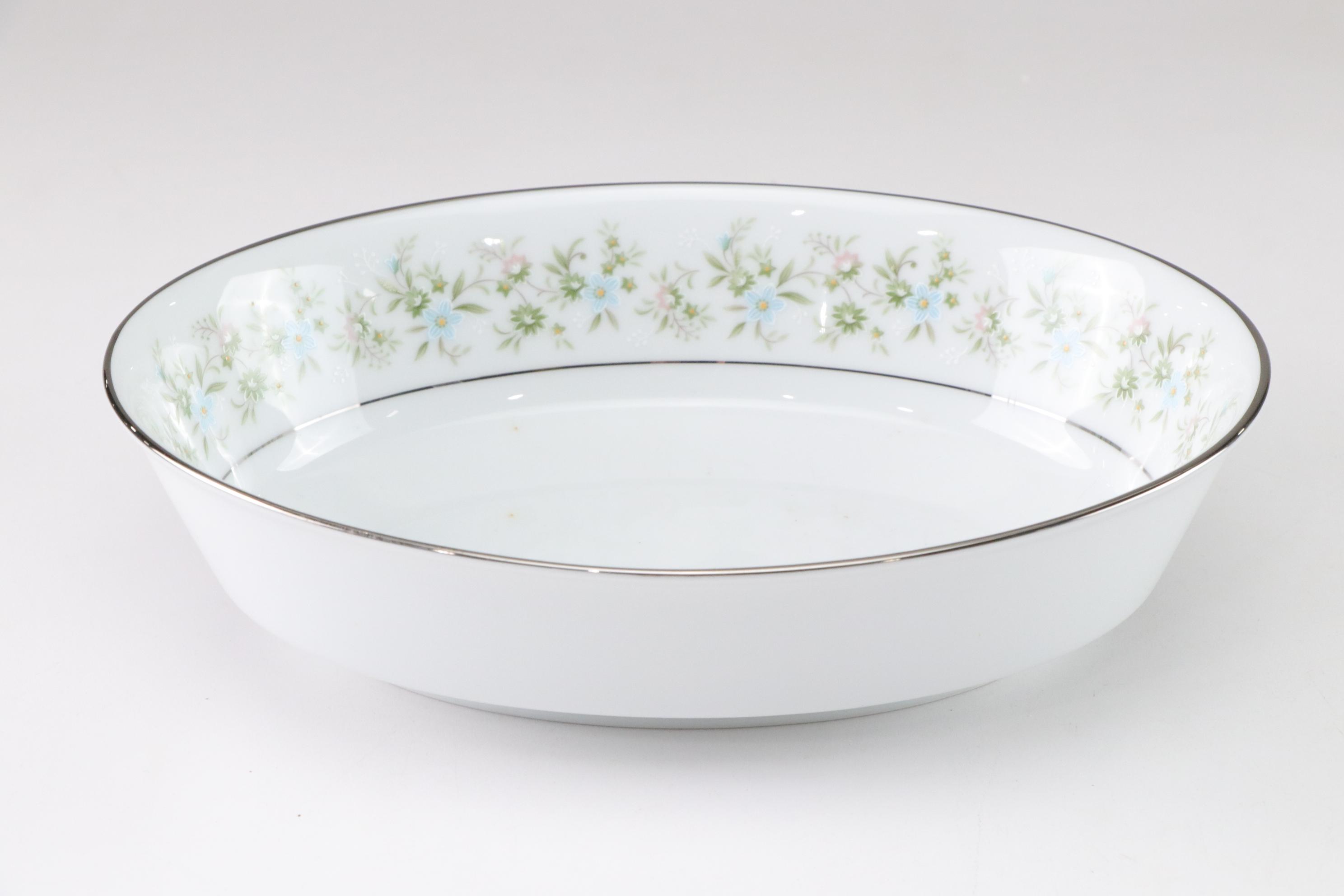 Noritake "Savannah" Platinum Trim Dinnerware Service Set for Four, Late 20th C.