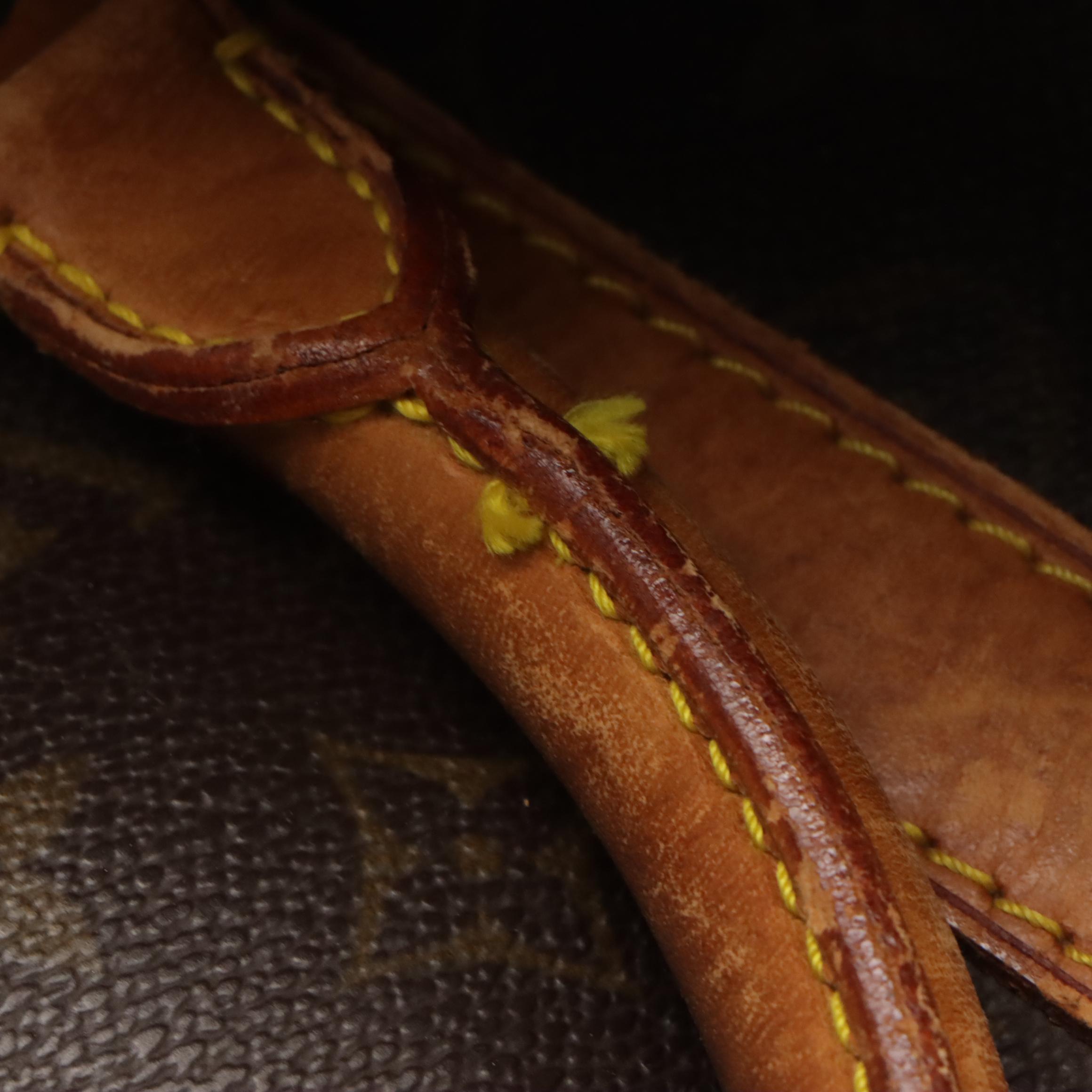 Louis Vuitton Keepall 50 Travel Bag in Monogram Canvas and Leather