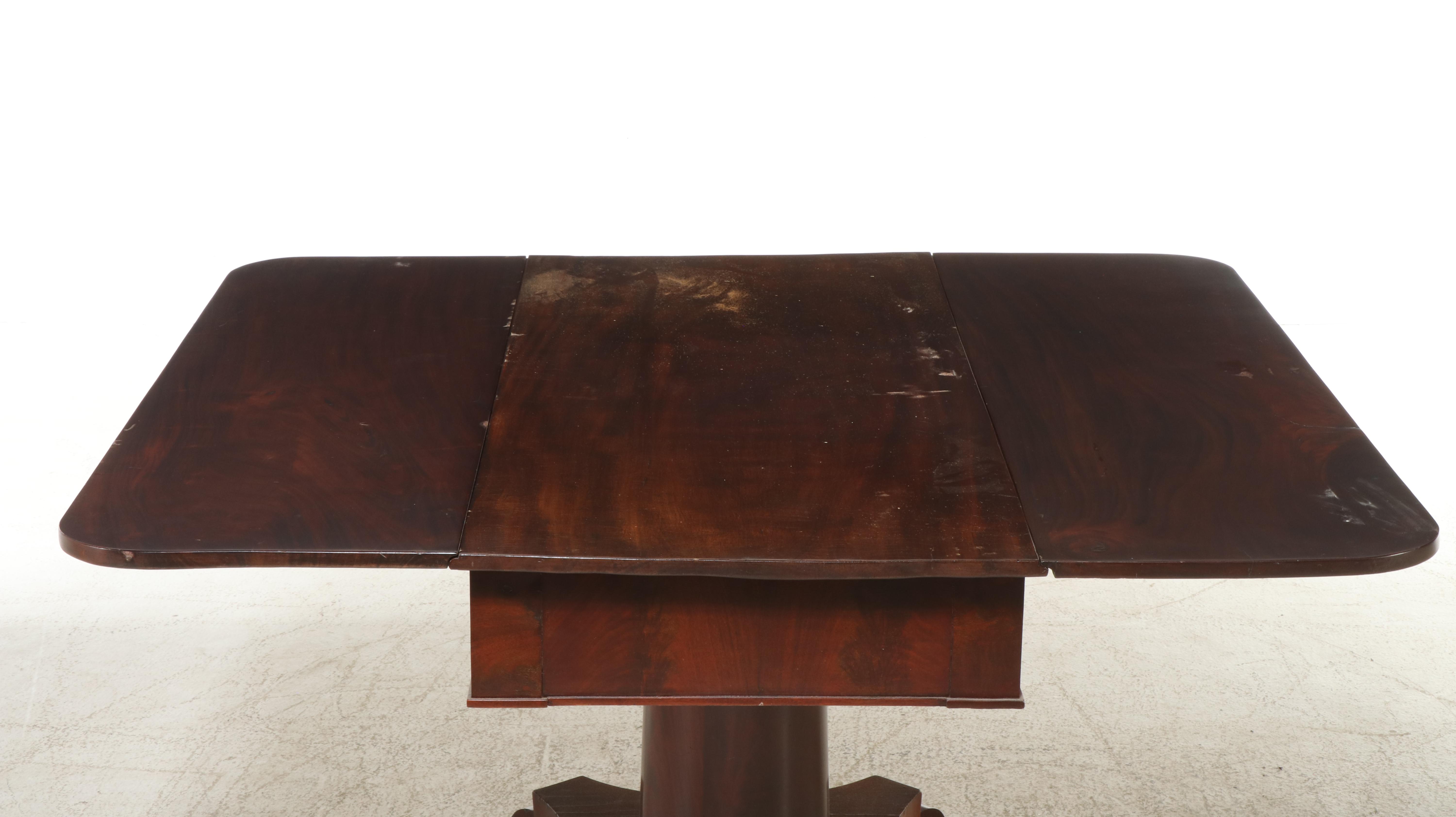 Classical Style Mahogany Drop-Leaf Dining Table, Early 20th Century