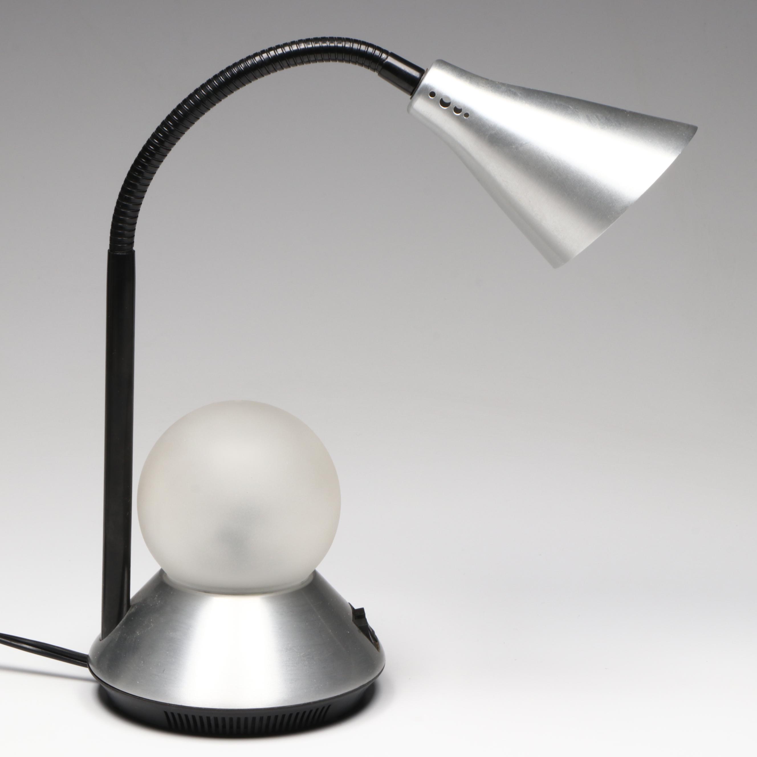 Children's Desk Lamp with Classic Tunes Tabletop Jukebox AM/FM Radio