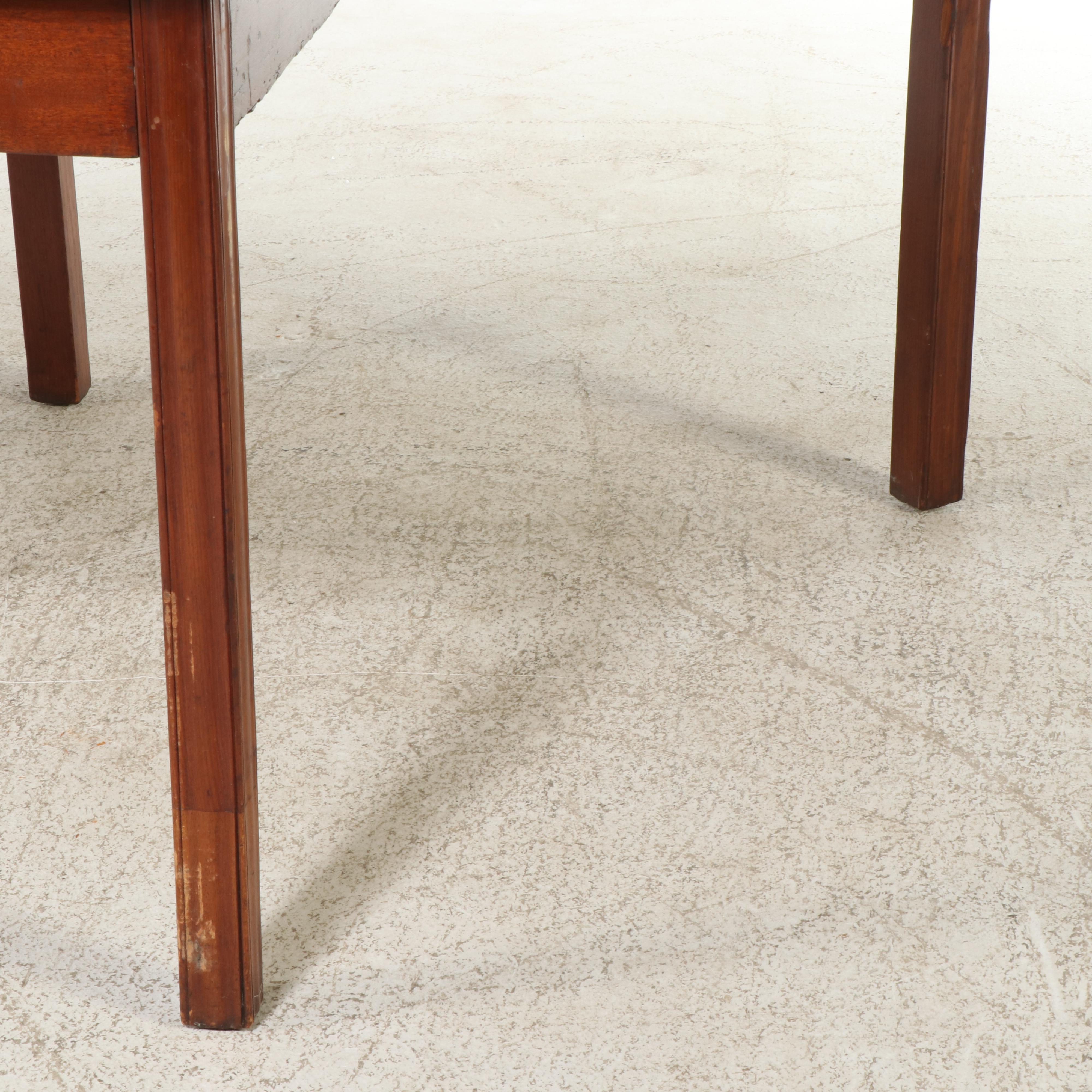 American Chippendale Mahogany Drop-Leaf Dining Table, Late 18th Century