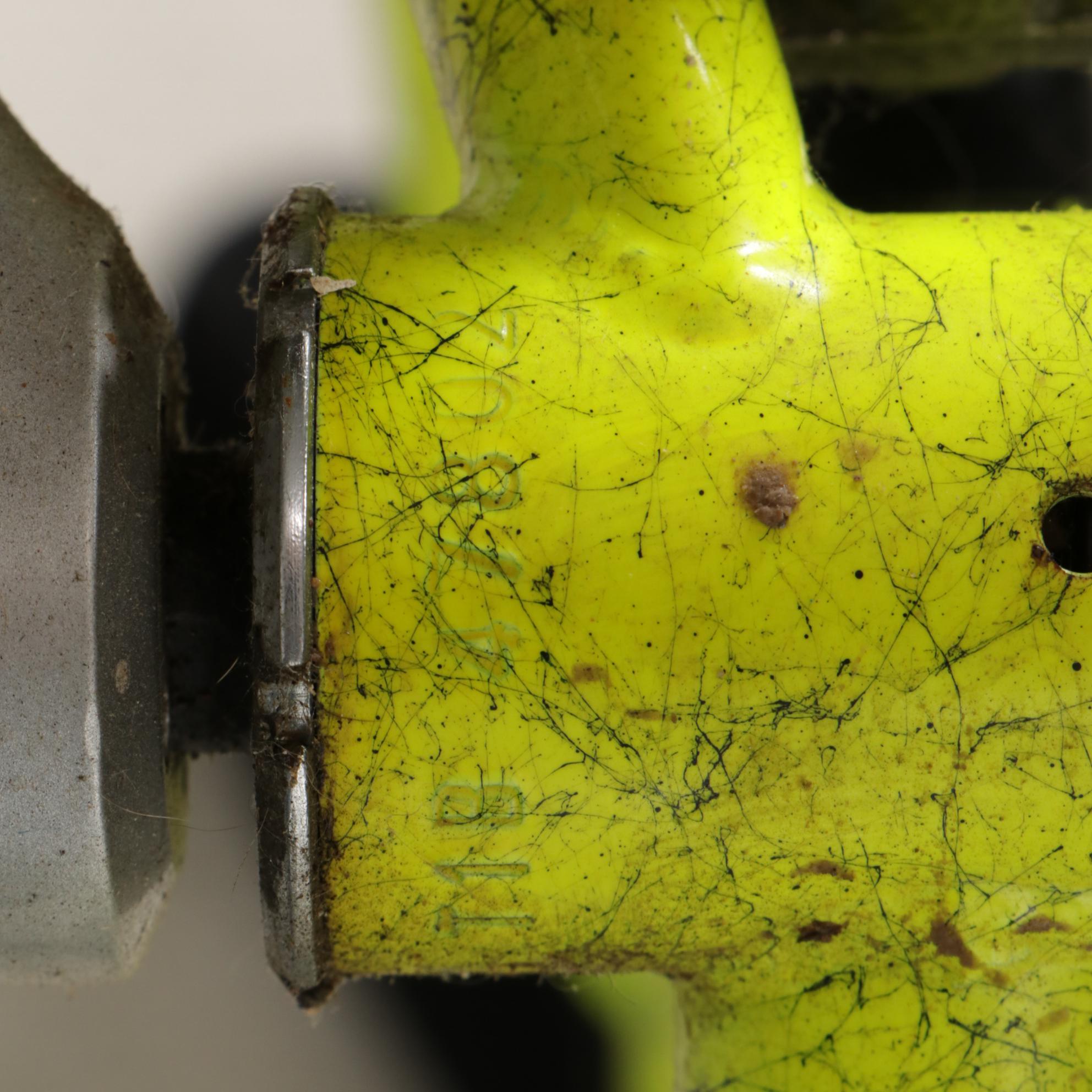 Neon Yellow Trek 830 Mountain Bike with Green Avenir Bag