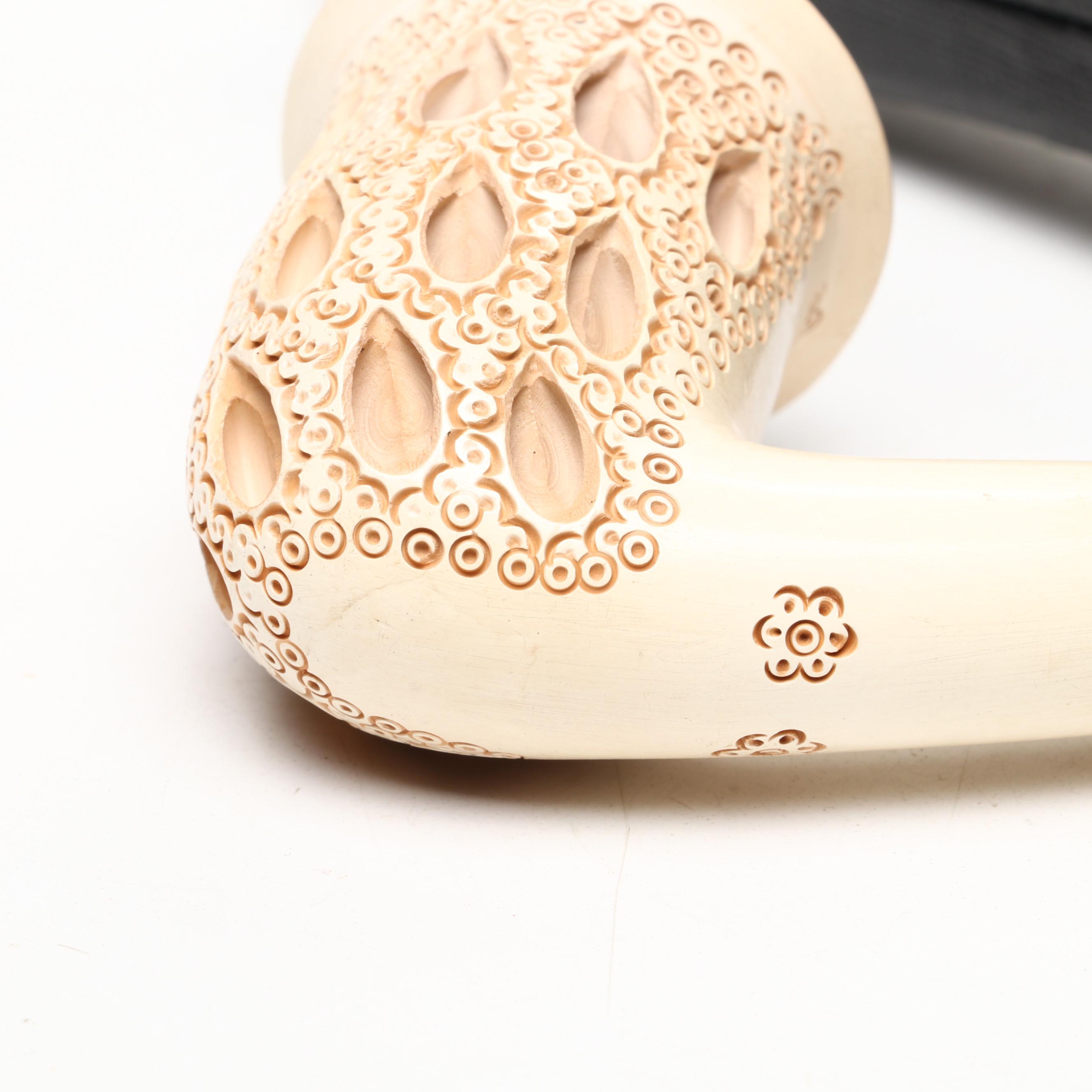 Carved Meerschaum Pipe in Hard Case