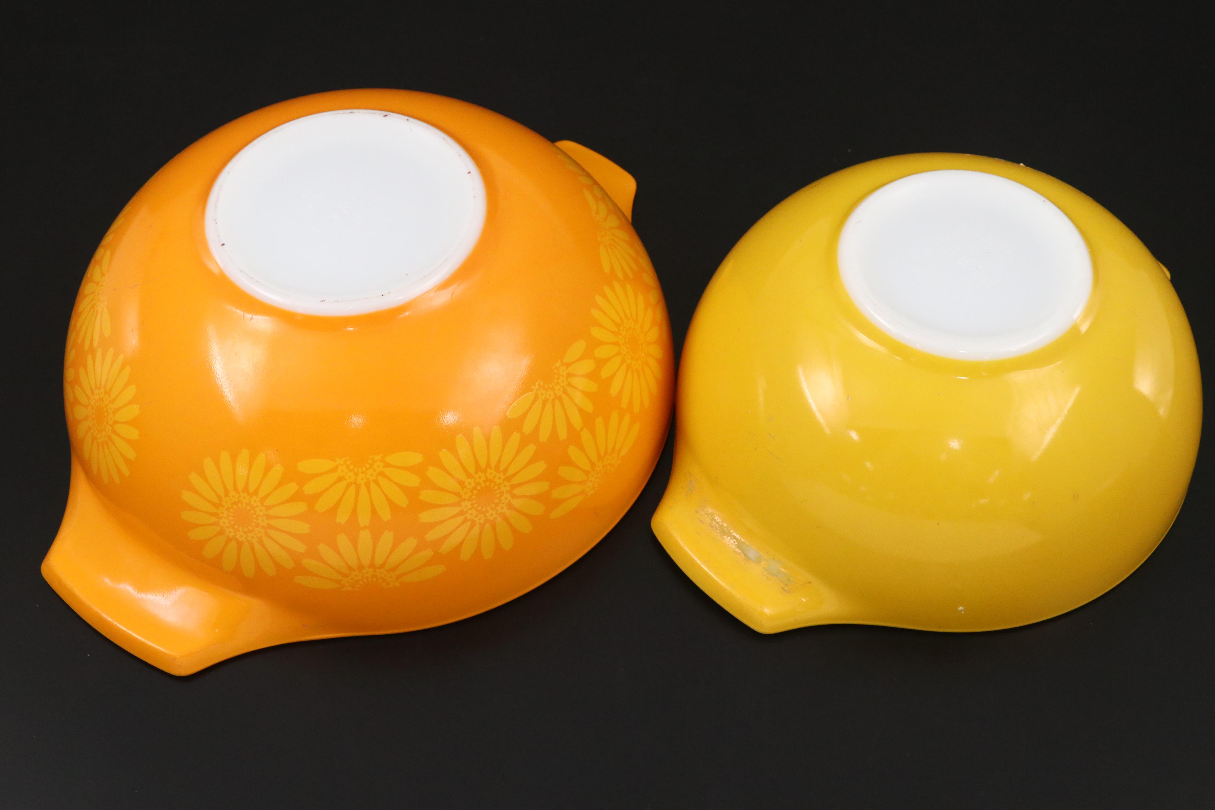 Pyrex "Daisy" and "Town & Country" Glass Cinderella Bowls, Mid-20th Century