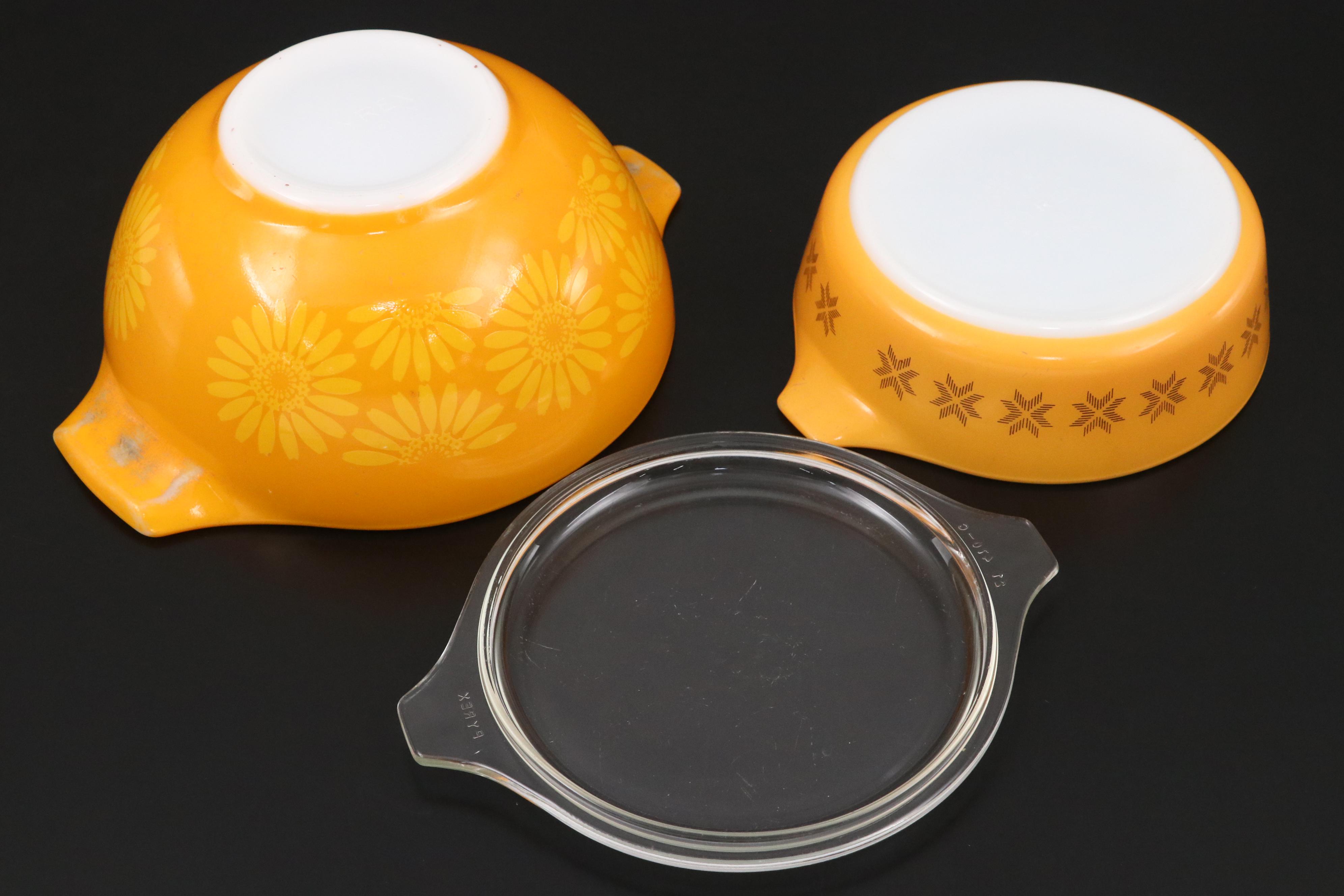 Pyrex "Daisy" and "Town & Country" Glass Cinderella Bowls, Mid-20th Century