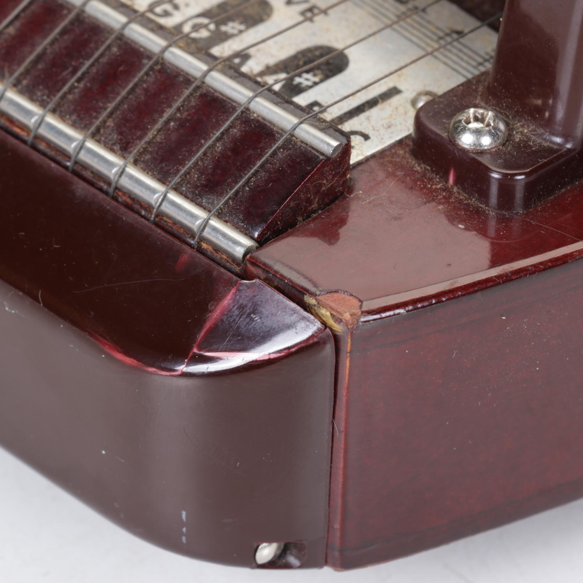 Rhythm Band Inc. "ChromAharP" Fifteen Chord Autoharp with Case