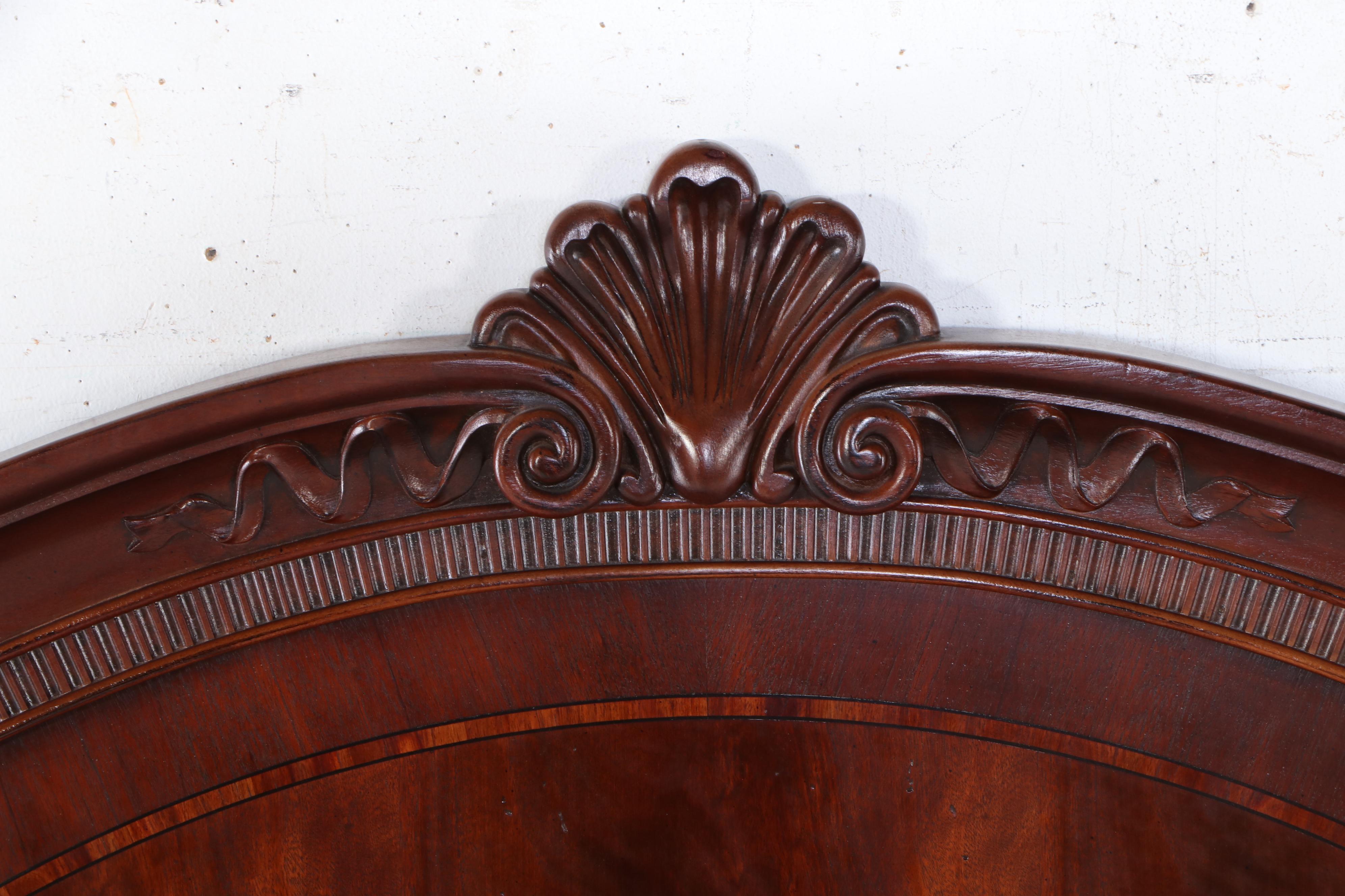 Thomasville Mahogany King Size Bed Frame and Two Bedside Chests