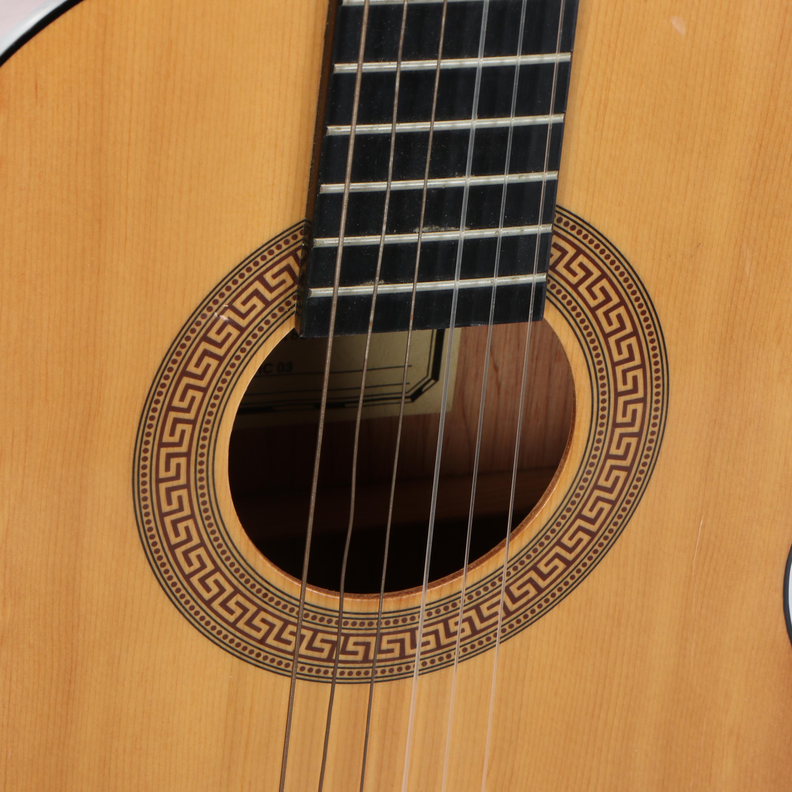 Hohner Spruce Tip Classical Acoustic Guitar