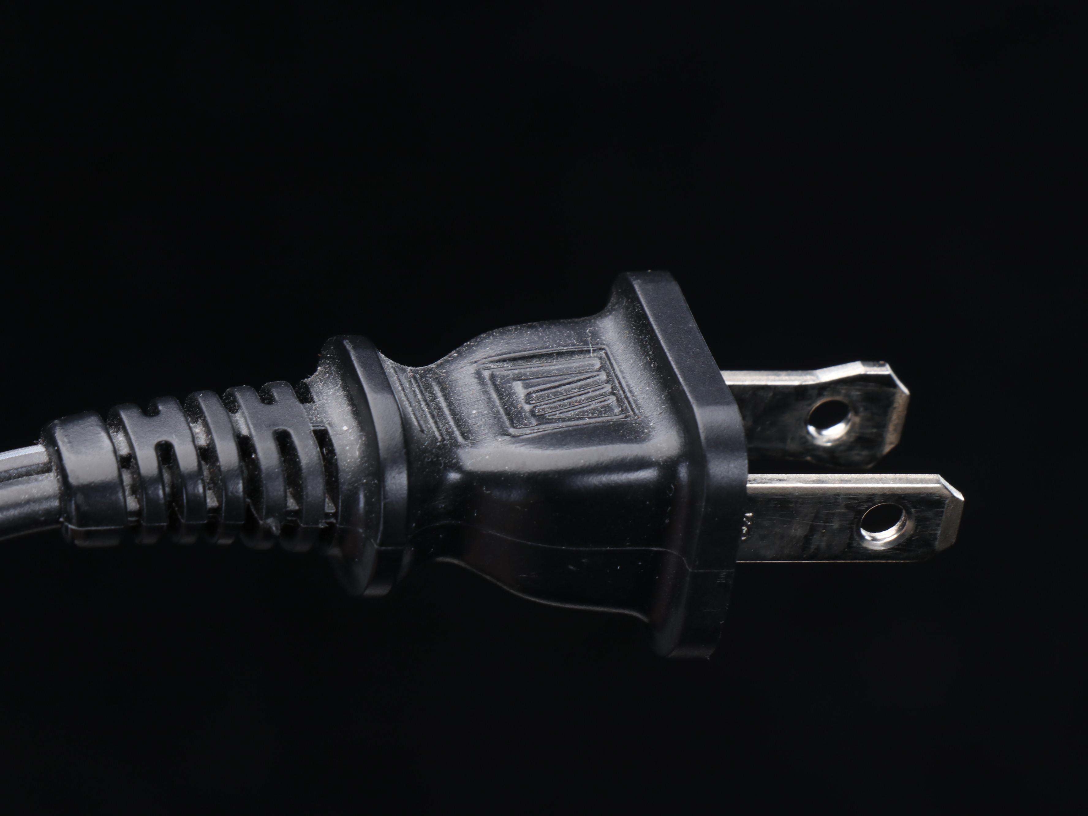 Singer Model 9410 Portable Electric Sewing Machine with Carry Case, Notions