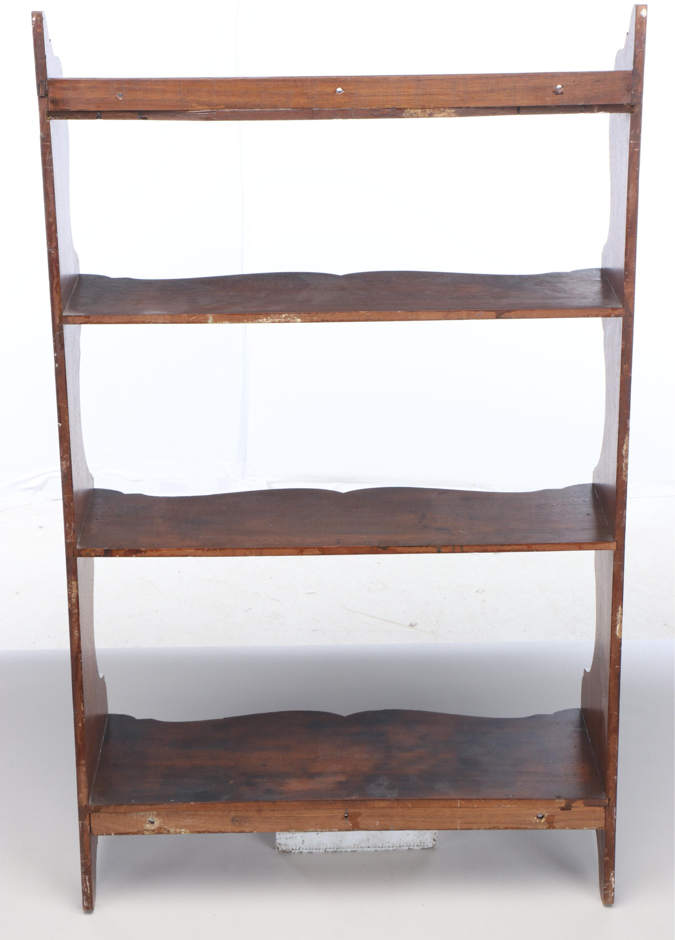 Federal Style Mahogany Finish Wall Hanging Shelf, 20th Century