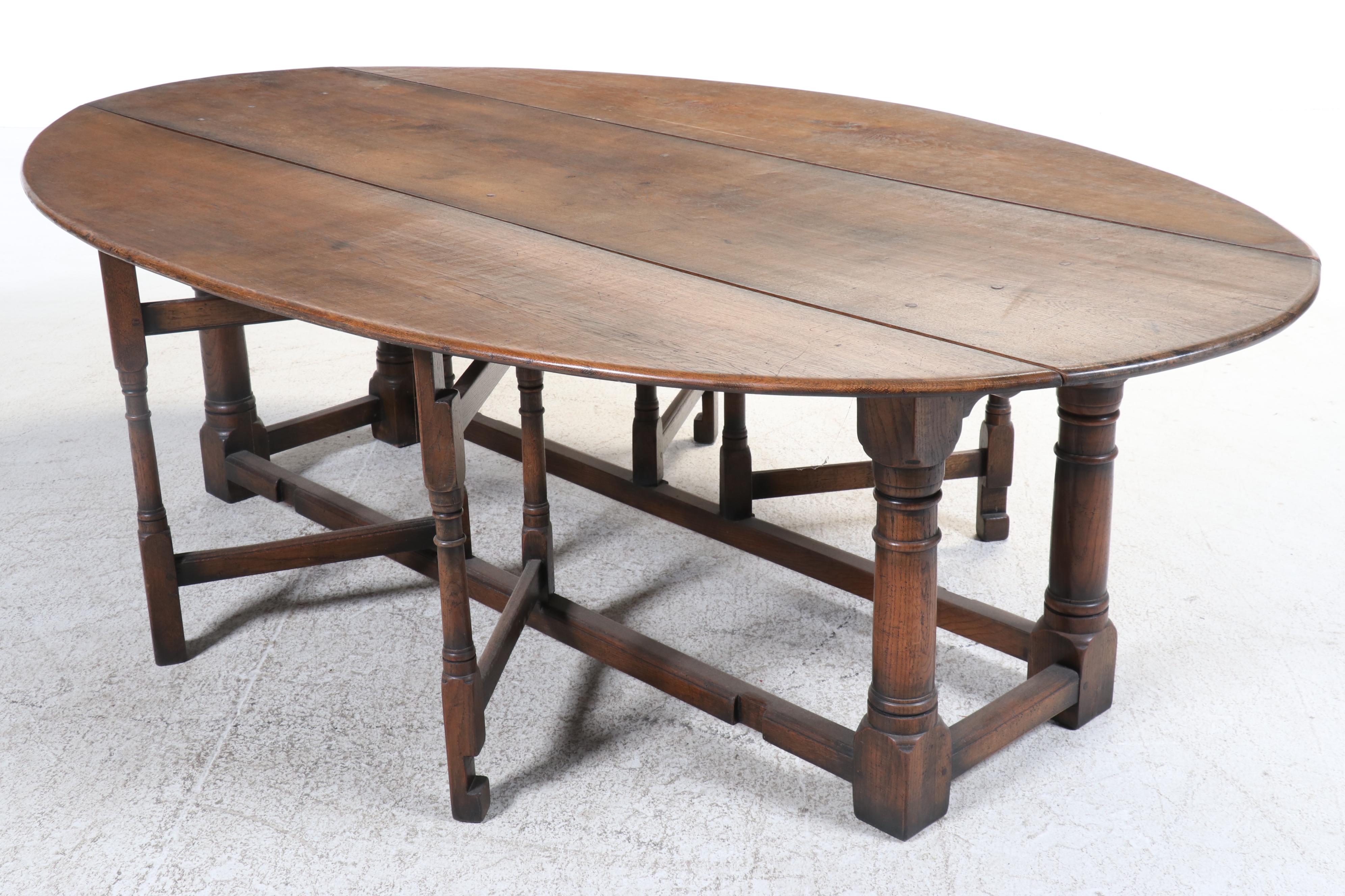 William and Mary Style Oak Gate-Leg Dining Table, 20th Century