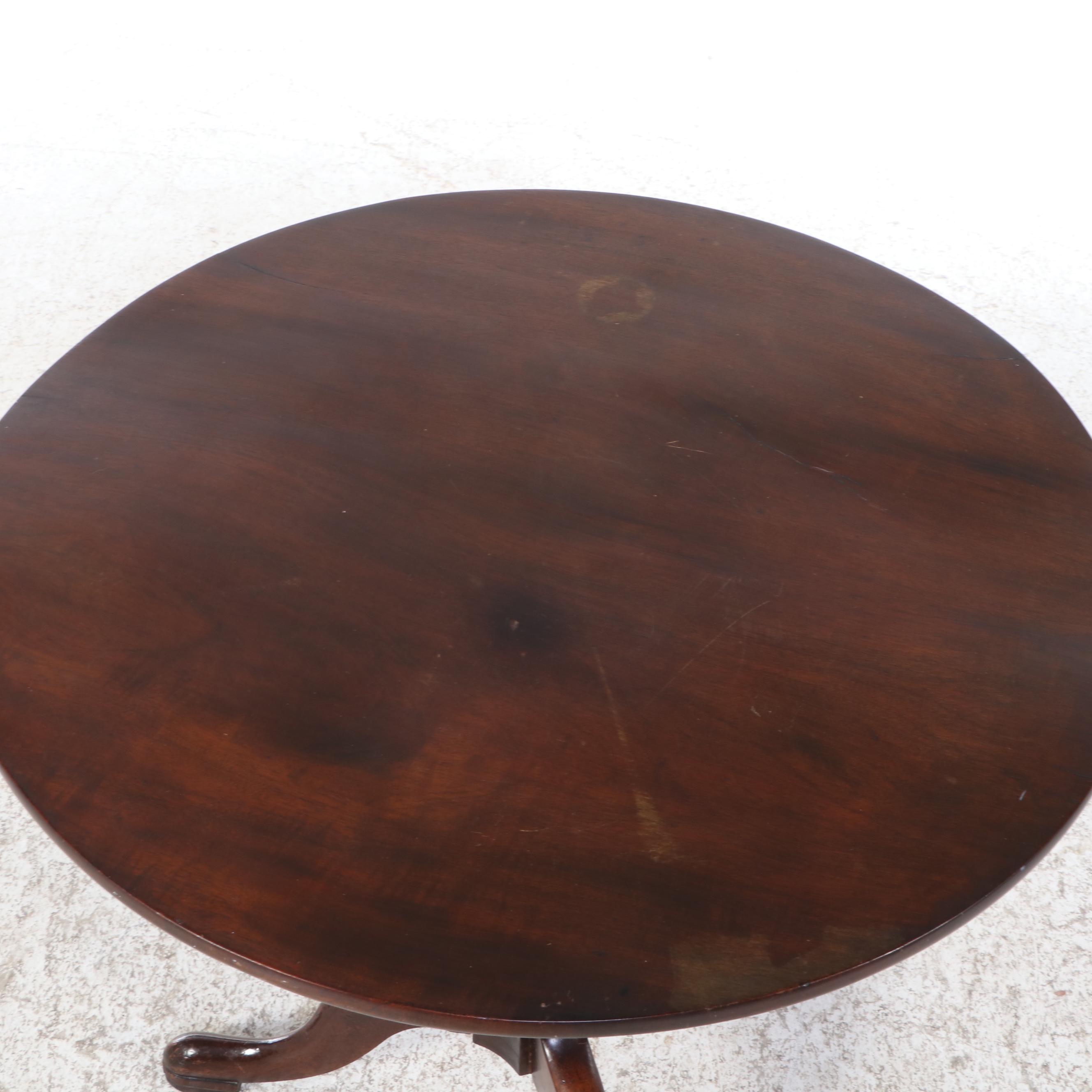 Queen Anne Style Mahogany Center Table, 20th Century