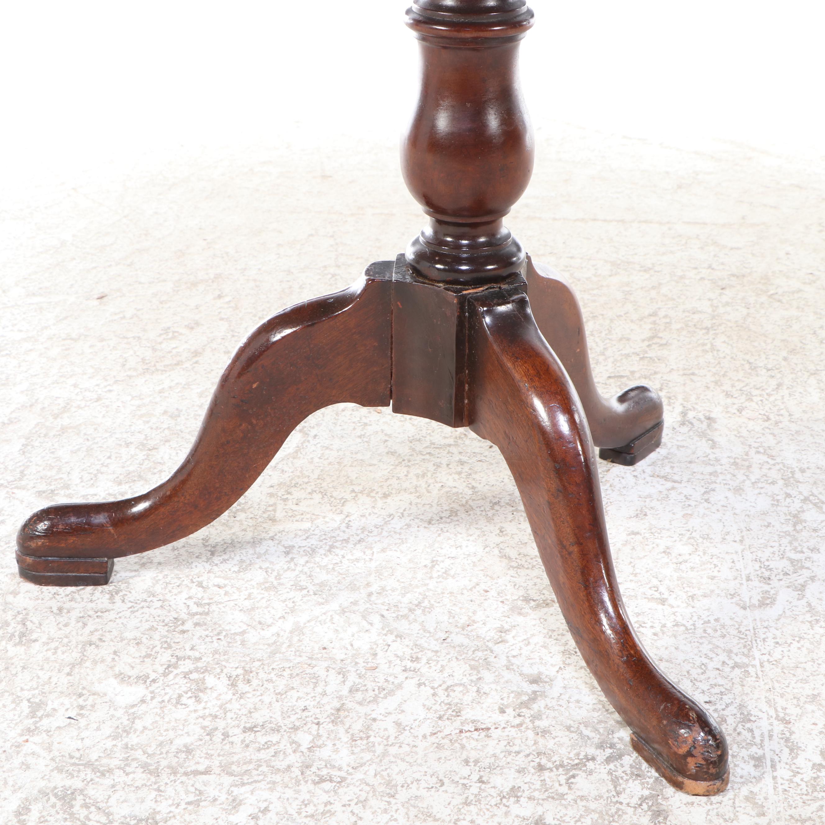 Queen Anne Style Mahogany Center Table, 20th Century