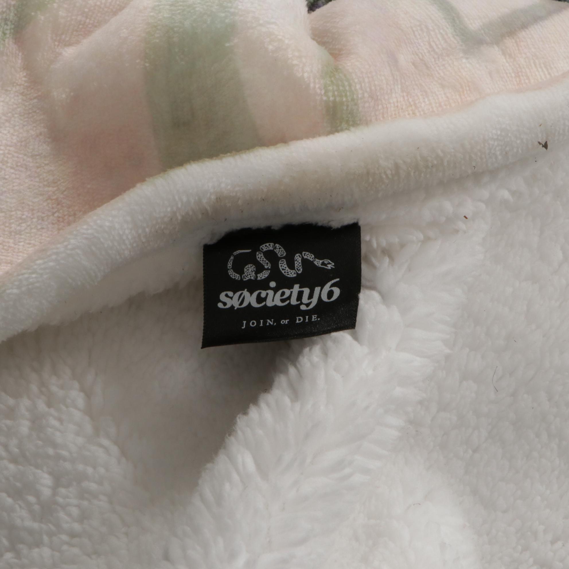 White Magnolia Blanket with Hanging Rod and Matching Pillows