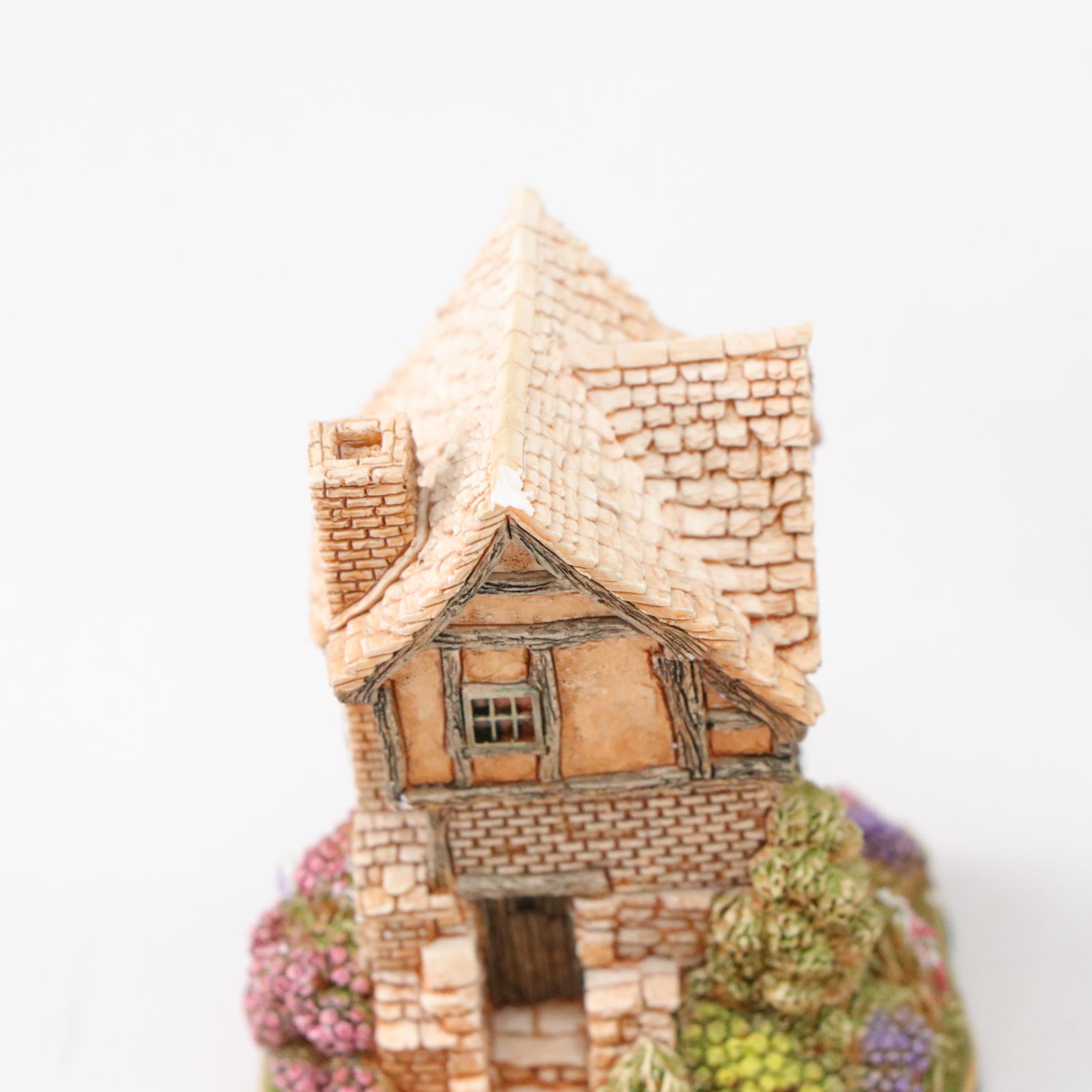 Lilliput Lane "Eilean Donan Castle" & "Little Shambles" in Miniature Village Set