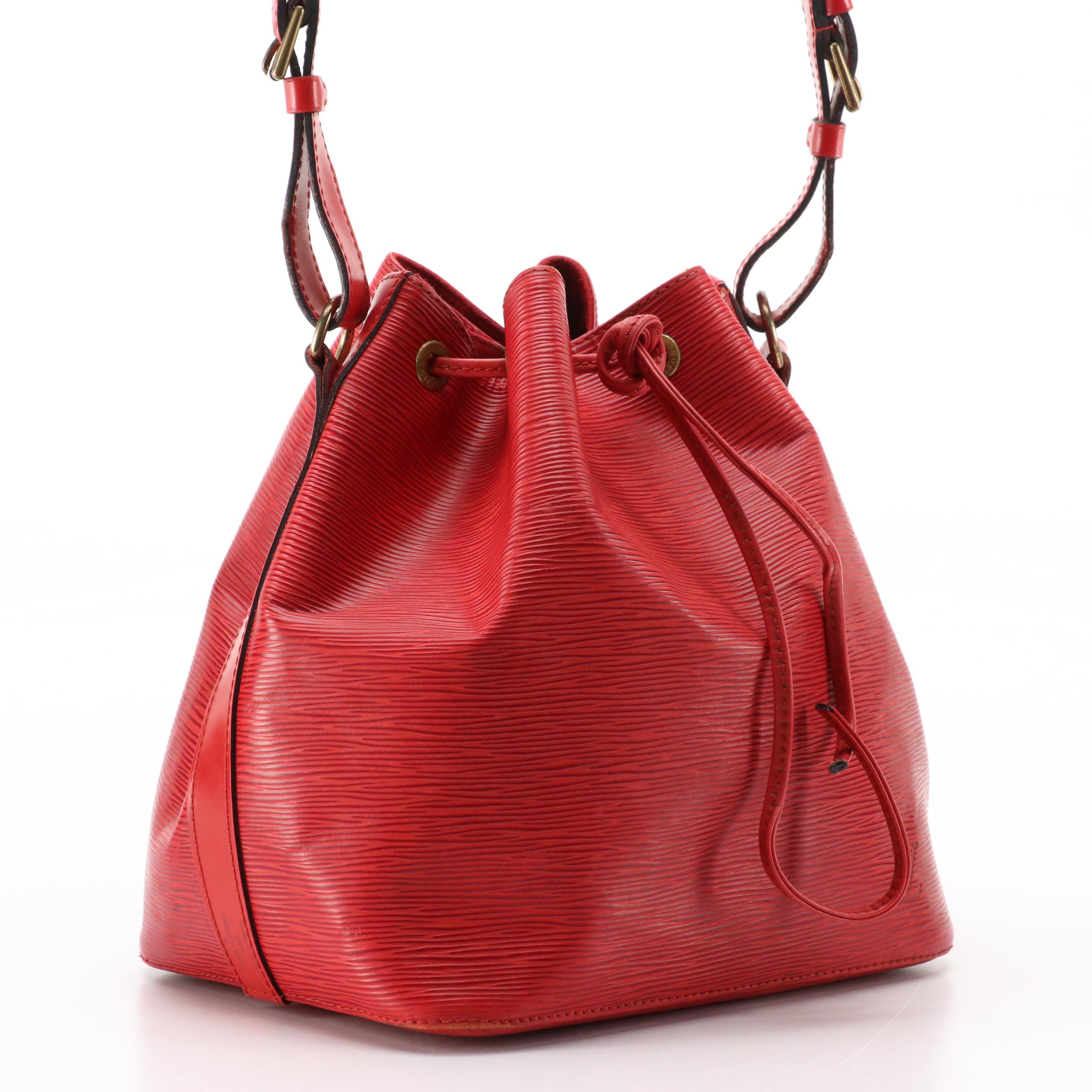 Louis Vuitton Noé Drawstring Bucket Bag in Red Epi Leather