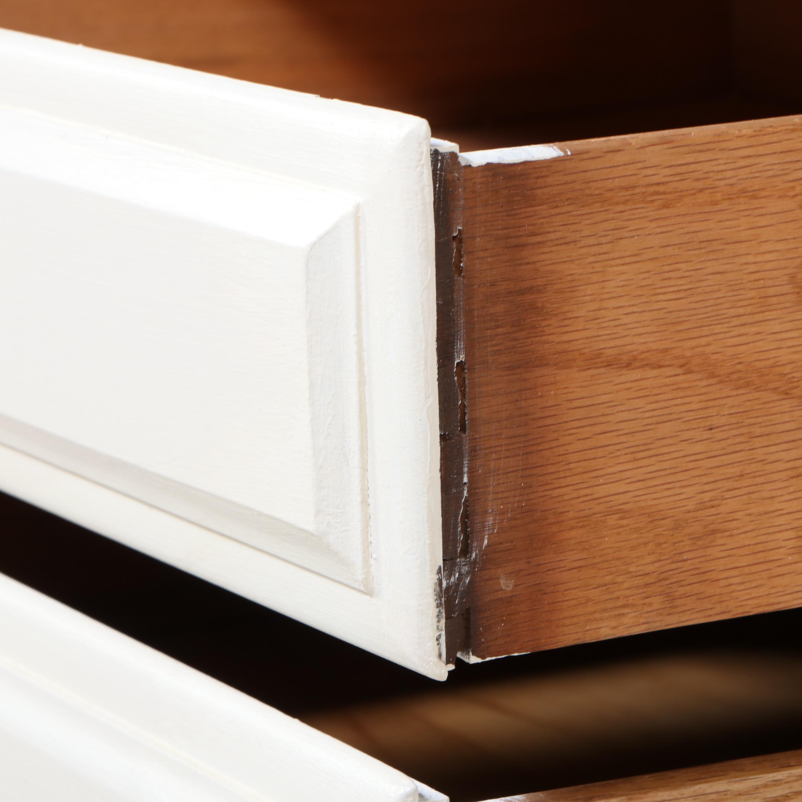 Thomasville Colonial Revival Style Parcel-Painted China Cabinet, Late 20th C.