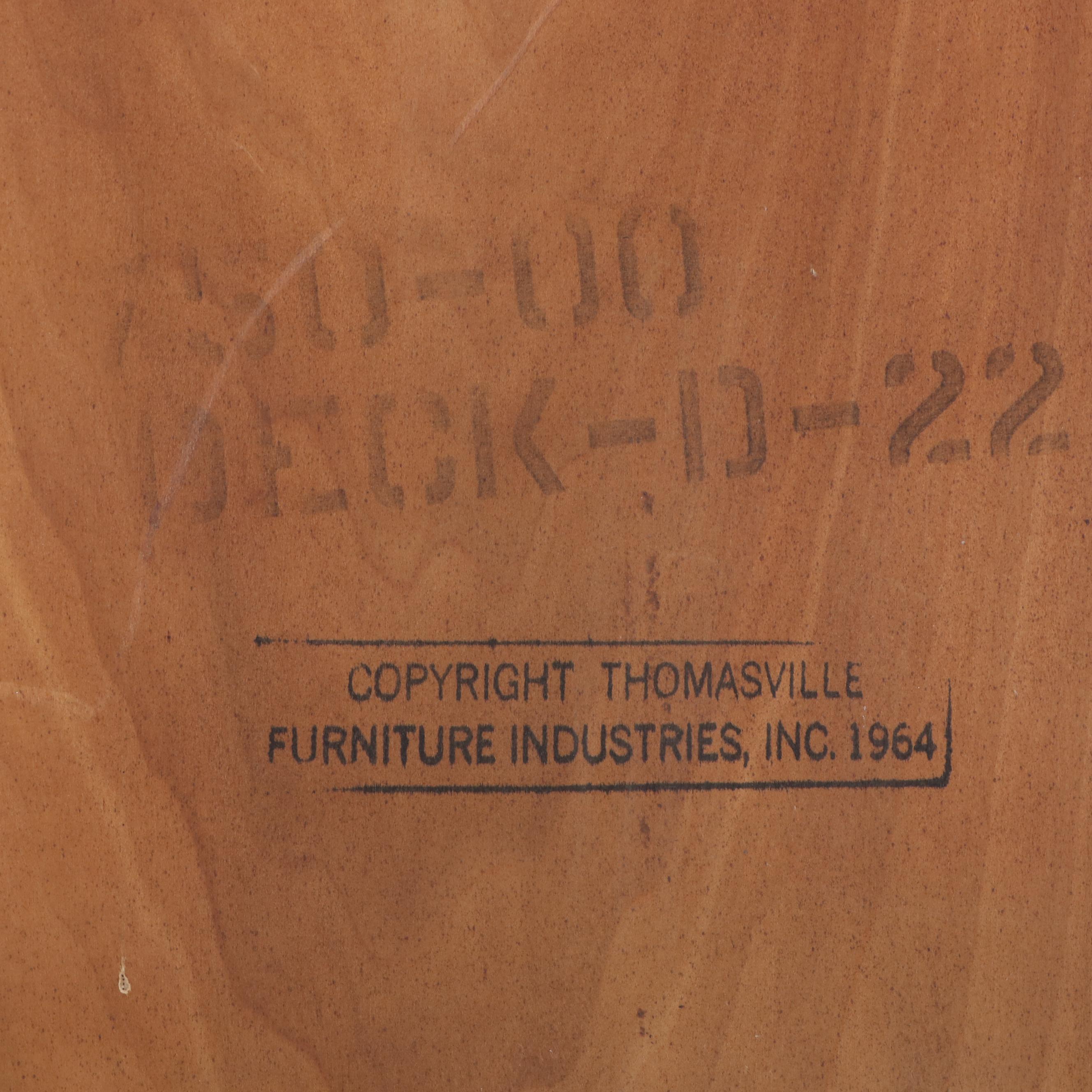 Thomasville Colonial Revival Style Parcel-Painted China Cabinet, Late 20th C.