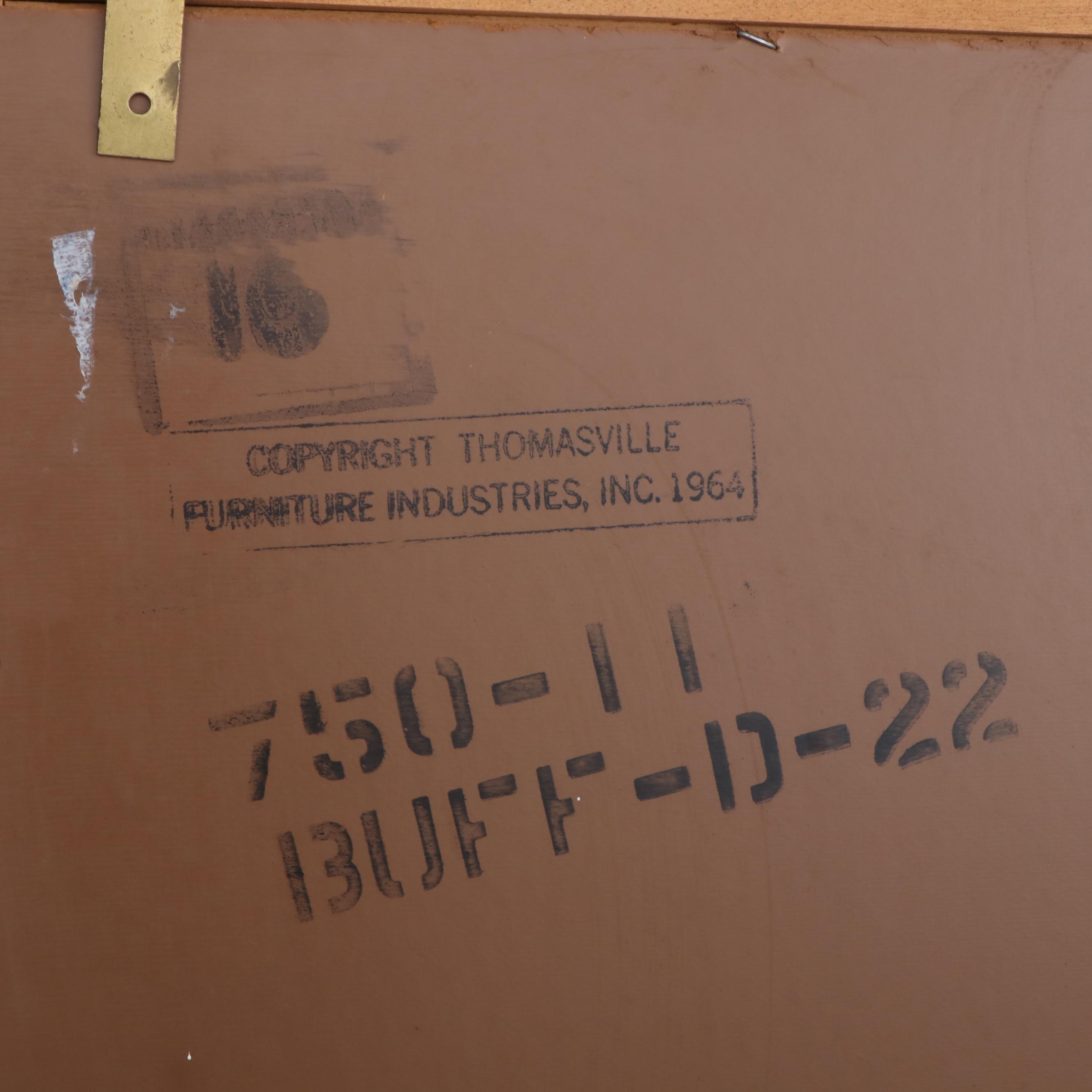 Thomasville Colonial Revival Style Parcel-Painted China Cabinet, Late 20th C.