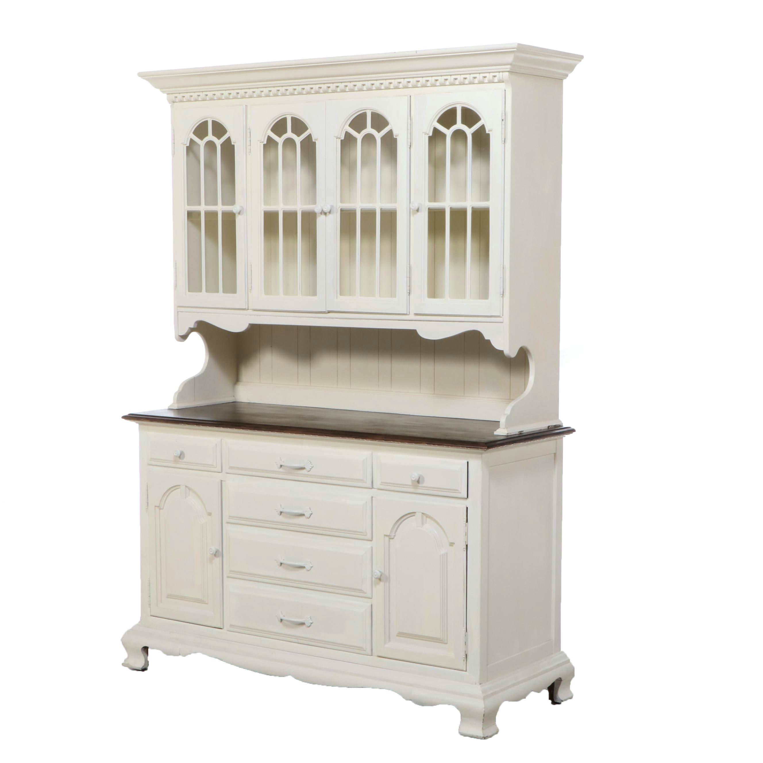 Thomasville Colonial Revival Style Parcel-Painted China Cabinet, Late 20th C.