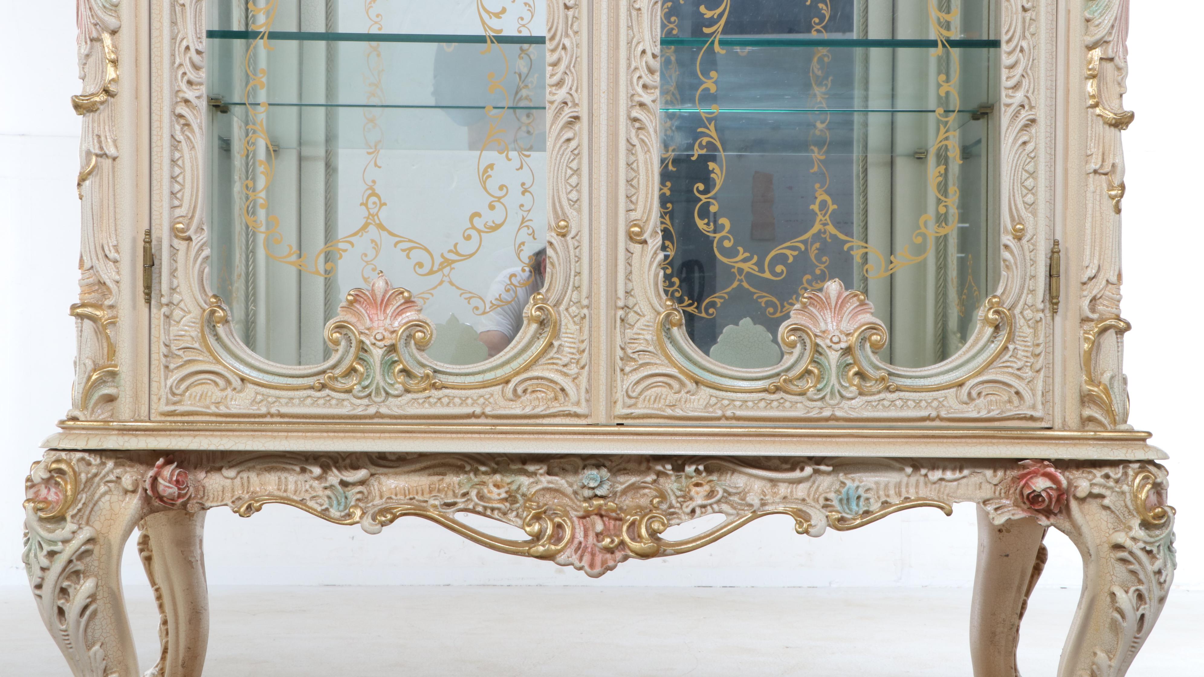 Meroni Francesco e Figli Louis XV Style Painted and Parcel Gilt Vitrine