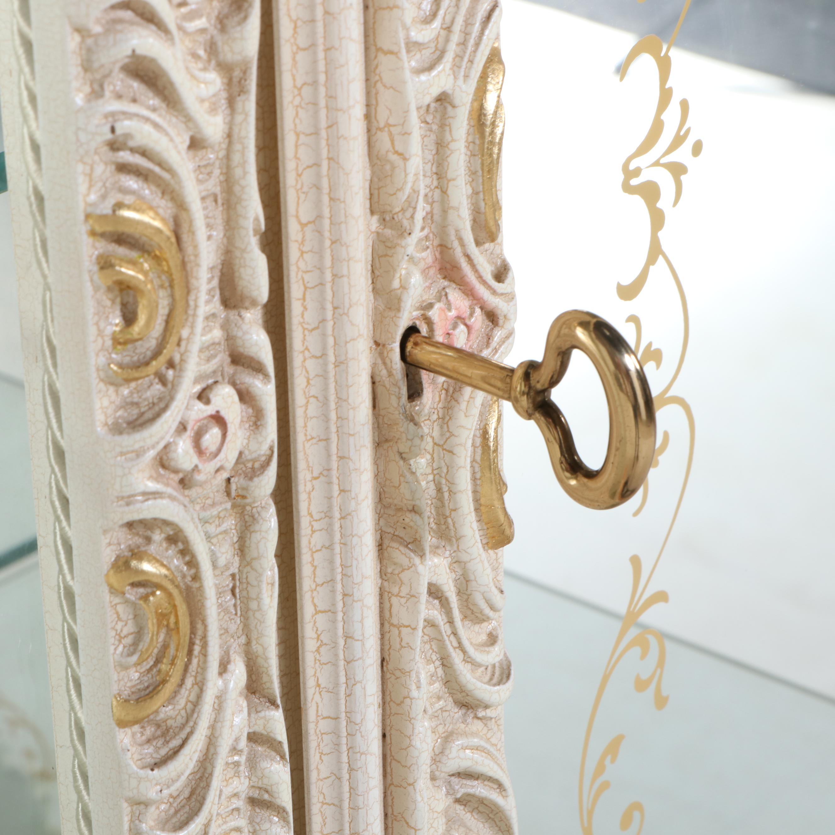 Meroni Francesco e Figli Louis XV Style Painted and Parcel Gilt Vitrine