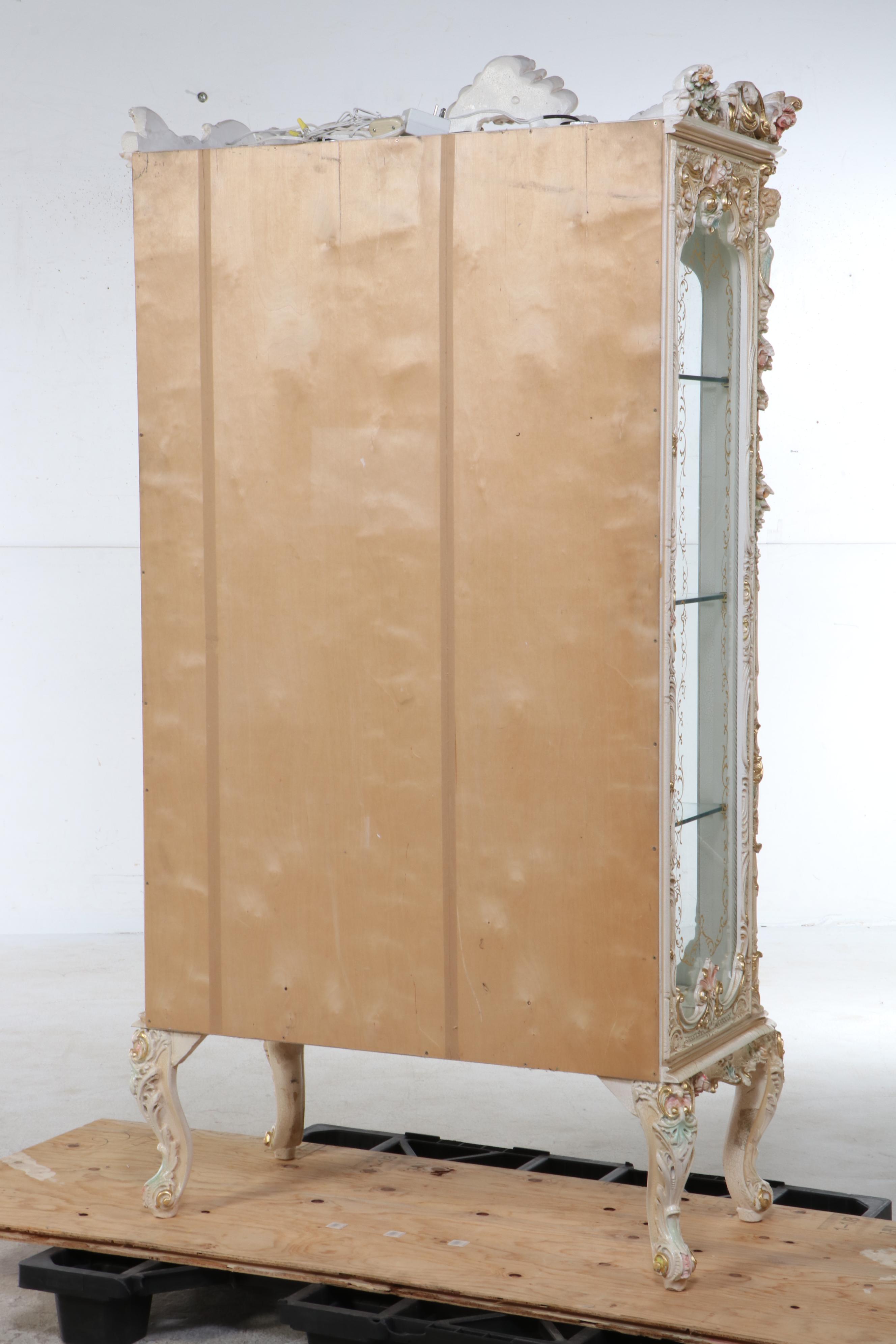 Meroni Francesco e Figli Louis XV Style Painted and Parcel Gilt Vitrine