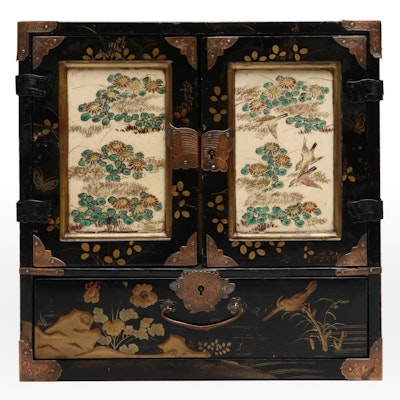 Japanese Lacquerware Wooden Chest of Drawers Japanese Lacquerware Wooden Chest of Drawers