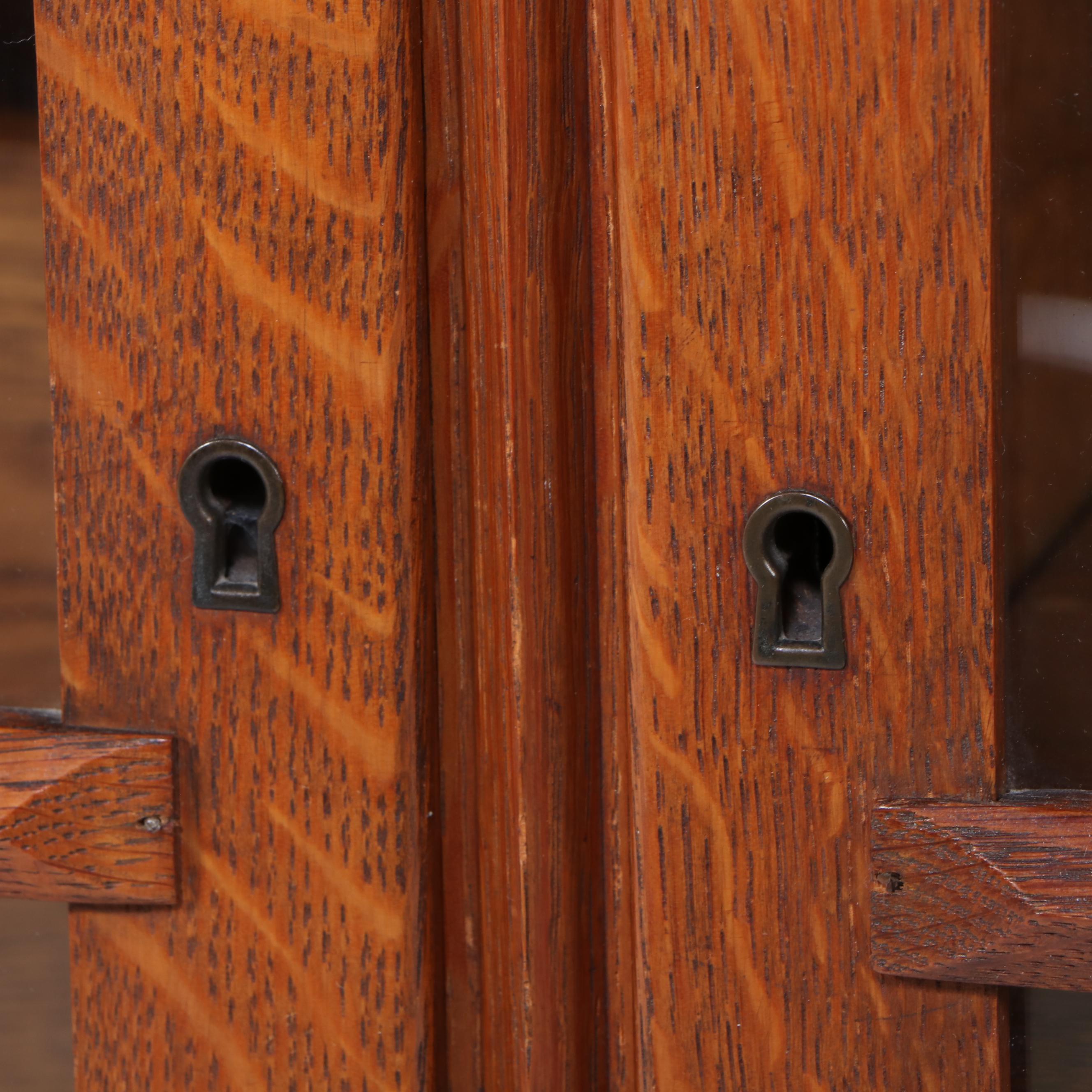 Arts and Crafts Quartersawn Oak Triple-Door Bookcase, Early 20th Century