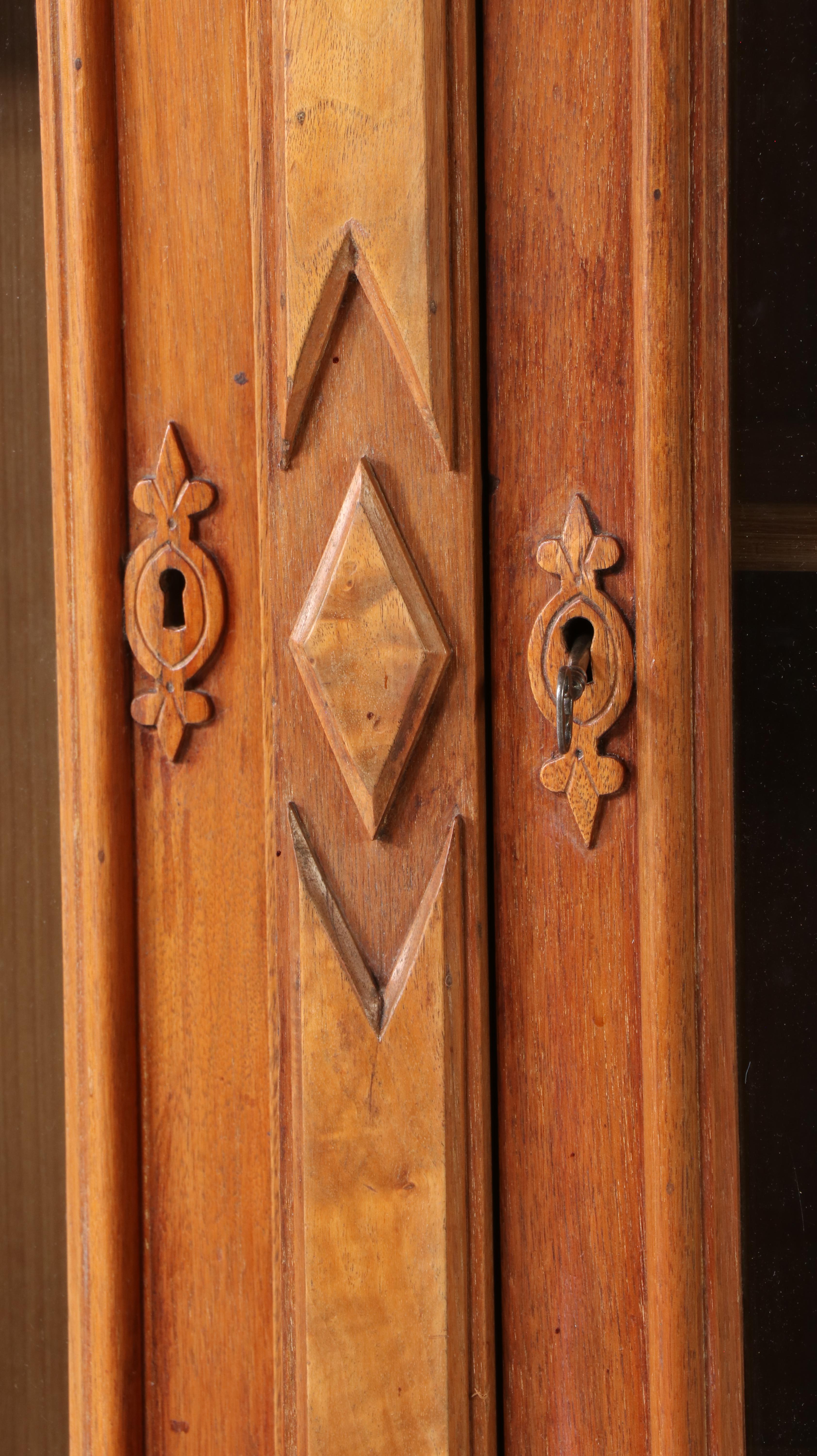 Victorian Walnut and Burl Wood Breakfront Bookcase, 19th Century