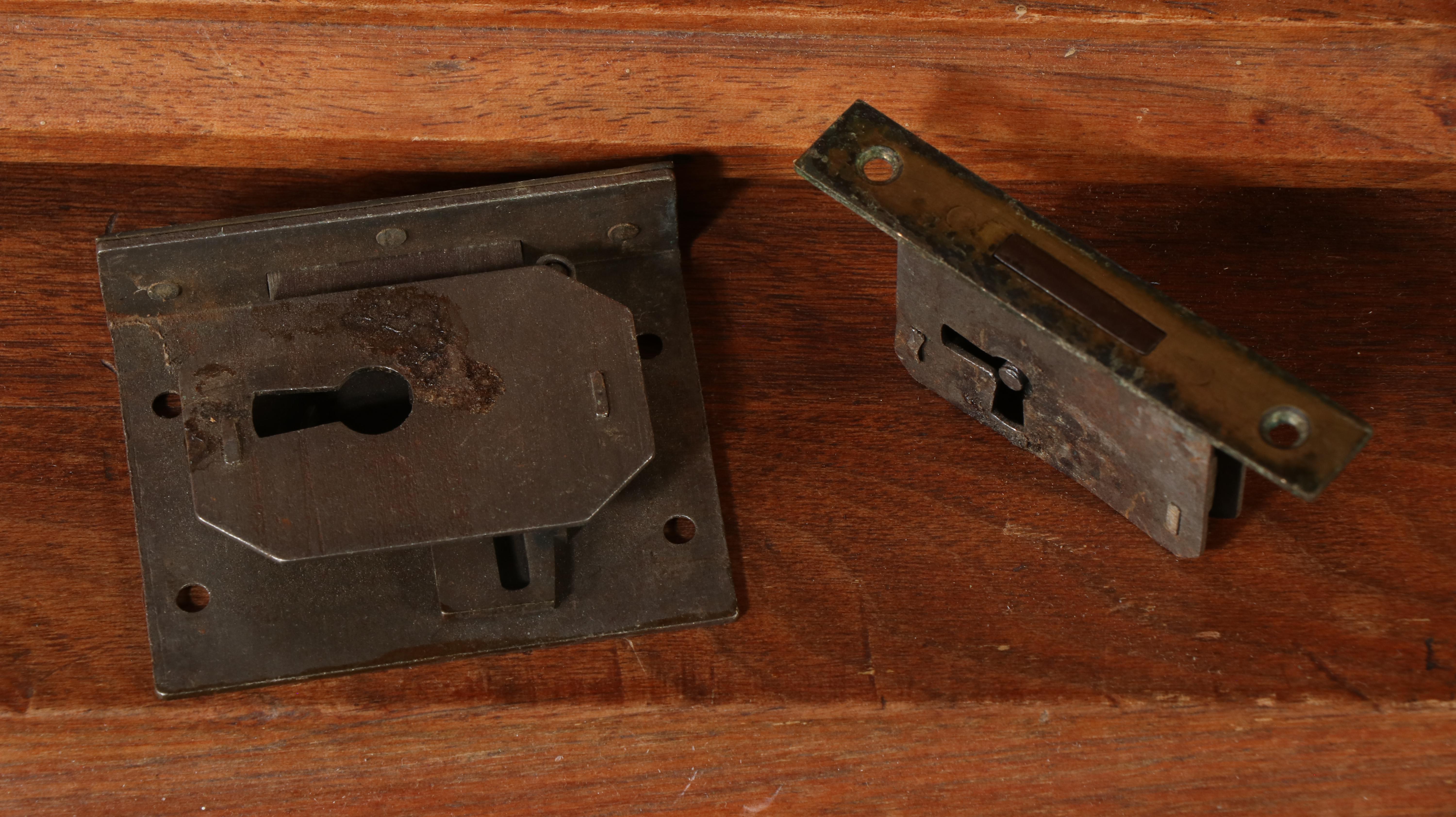 Victorian Walnut and Burl Wood Breakfront Bookcase, 19th Century