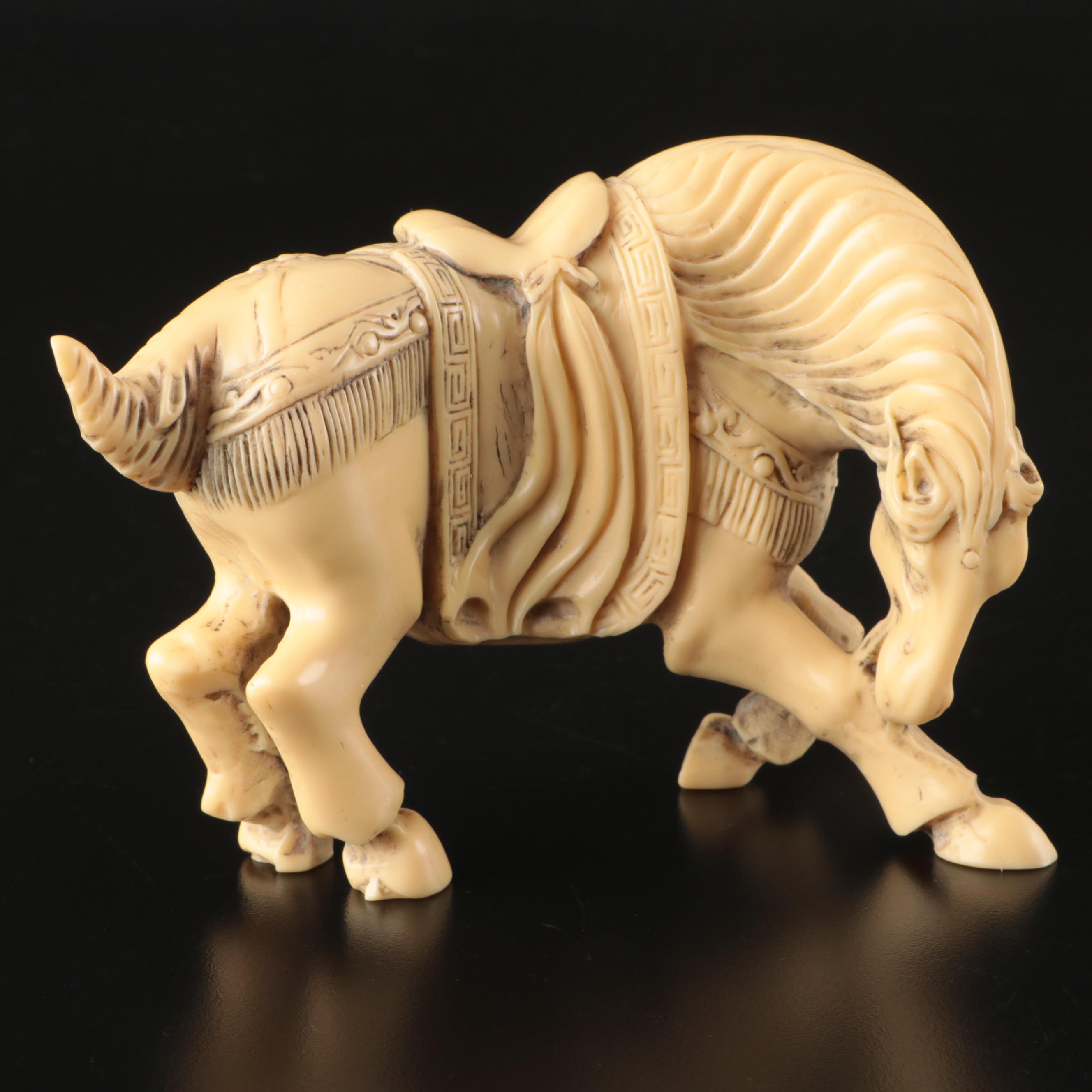 Japanese Kutani Porcelain Bottle Vase with Other Figurines and Décor