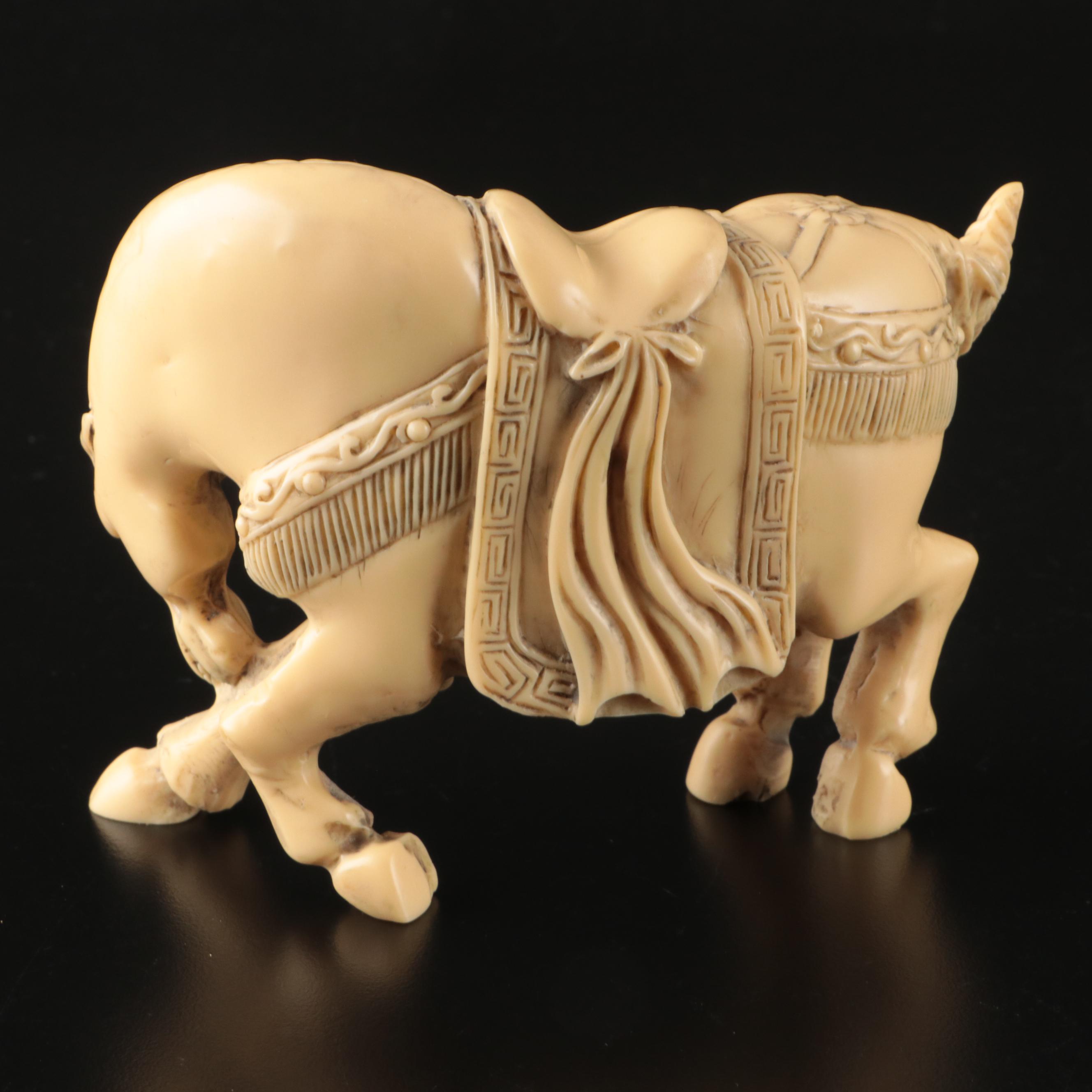 Japanese Kutani Porcelain Bottle Vase with Other Figurines and Décor