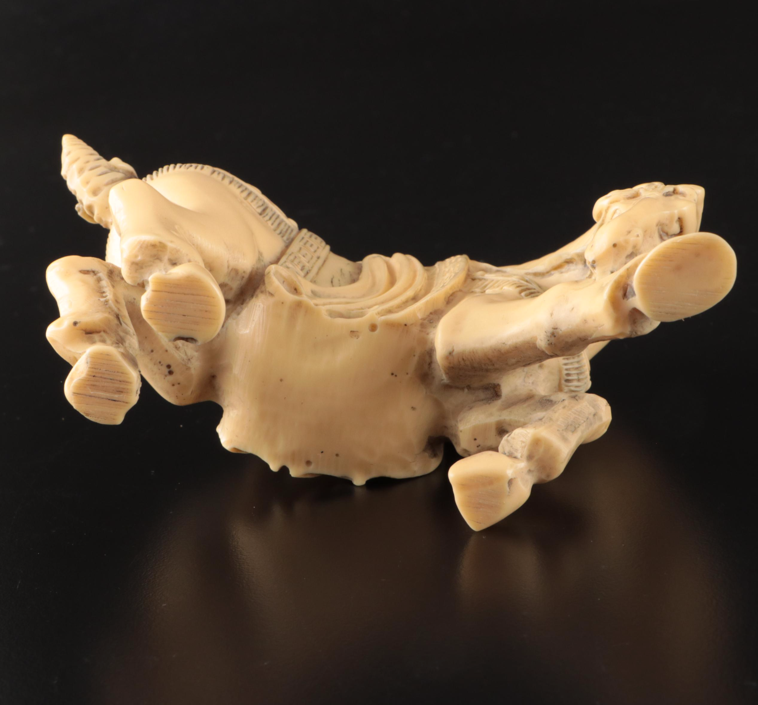 Japanese Kutani Porcelain Bottle Vase with Other Figurines and Décor