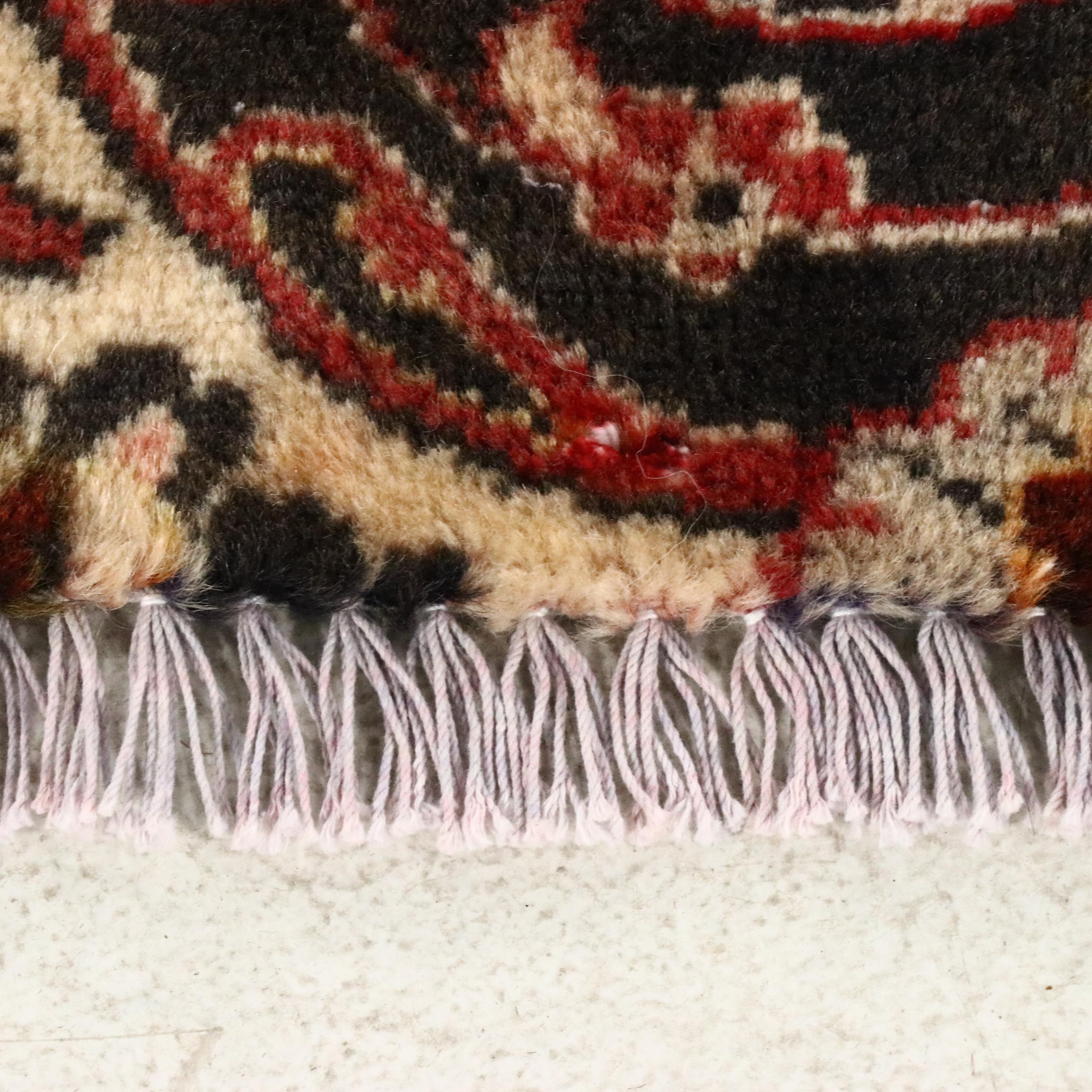 4'11 x 8'11 Hand-Knotted Persian Kashan Remnant Area Rug