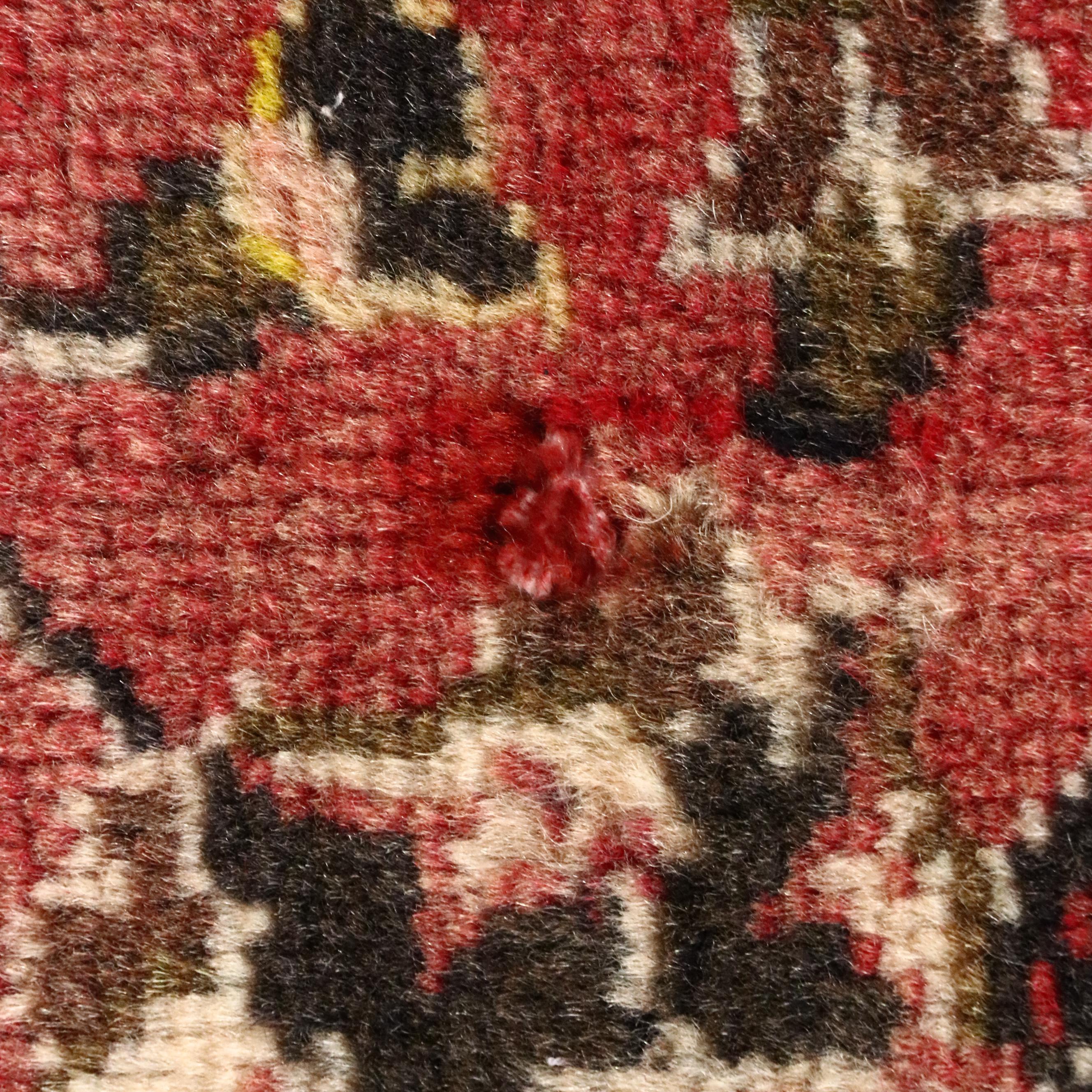 4'11 x 8'11 Hand-Knotted Persian Kashan Remnant Area Rug