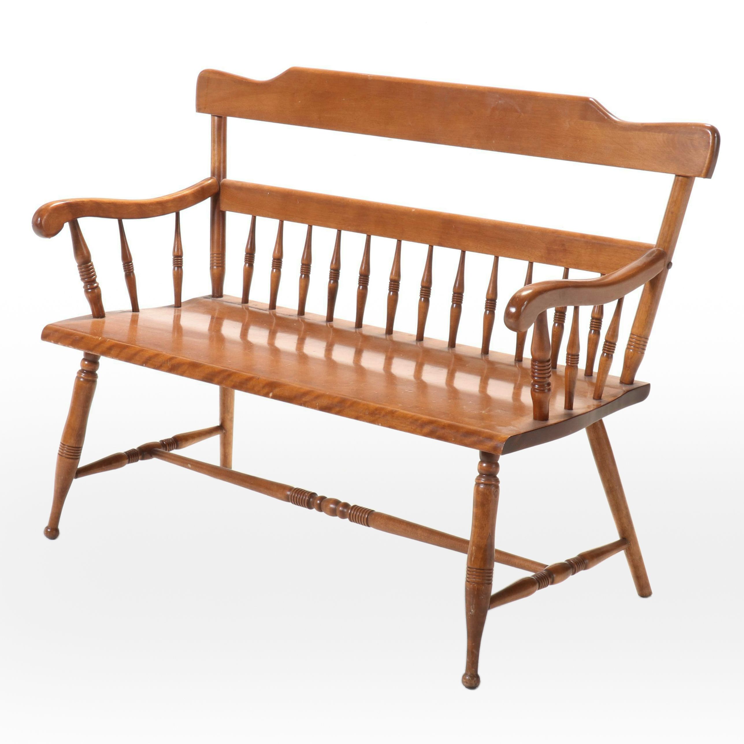 Ethan Allen American Colonial Style Maple Bench, Late 20th Century
