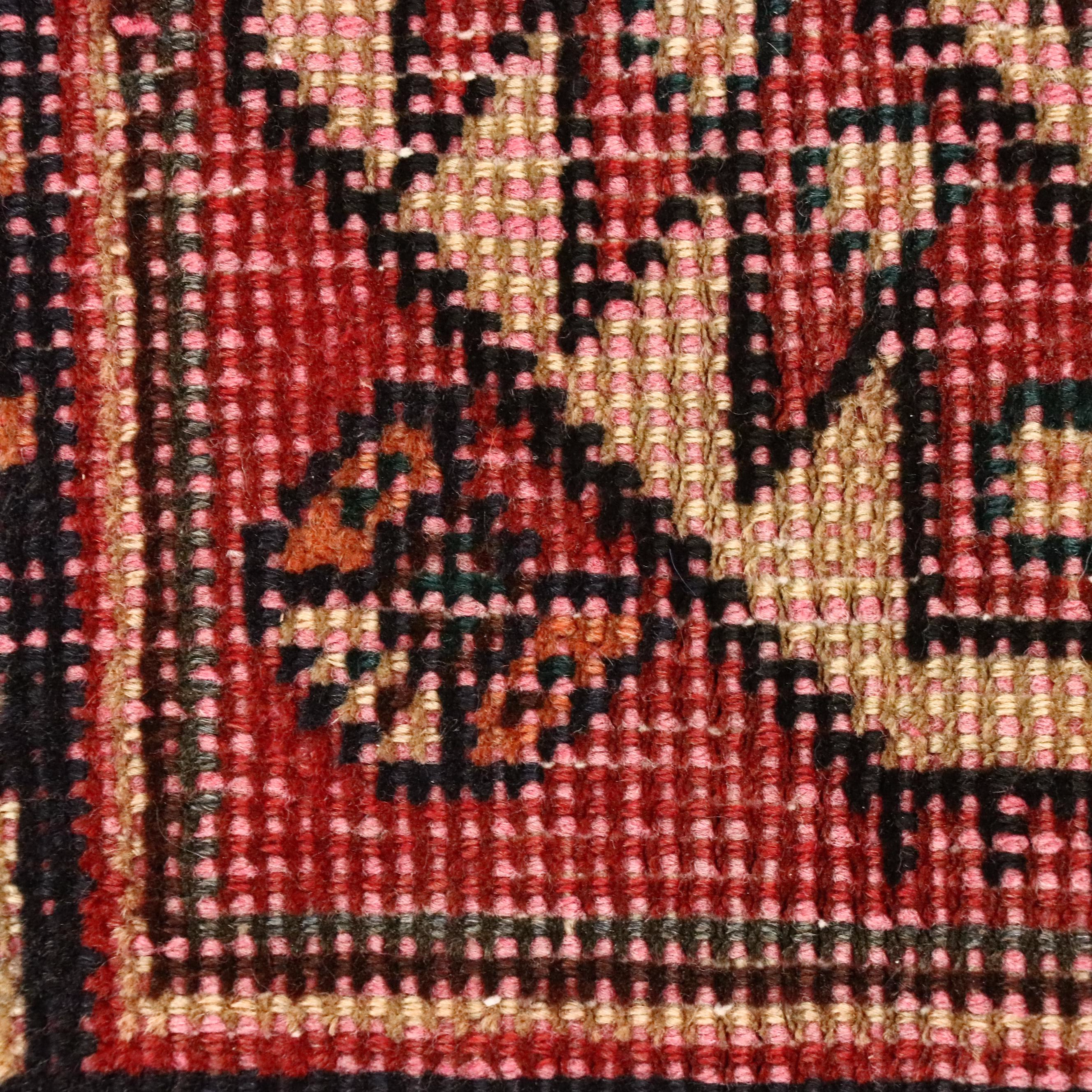 4'10 x 8'10 Hand-Knotted Persian Qashqai Area Rug